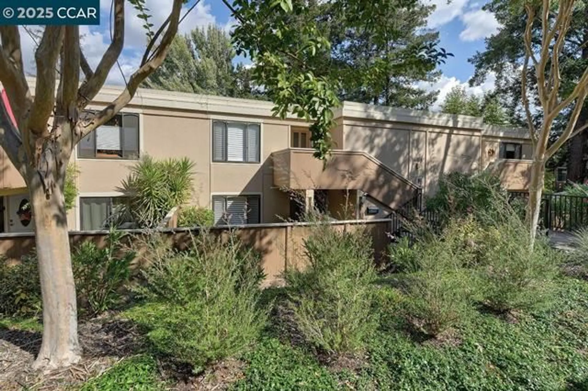 Property Slideshow image 2 of 53 | 1136 rockledge ln apt 6, Walnut Creek, CA, 94595