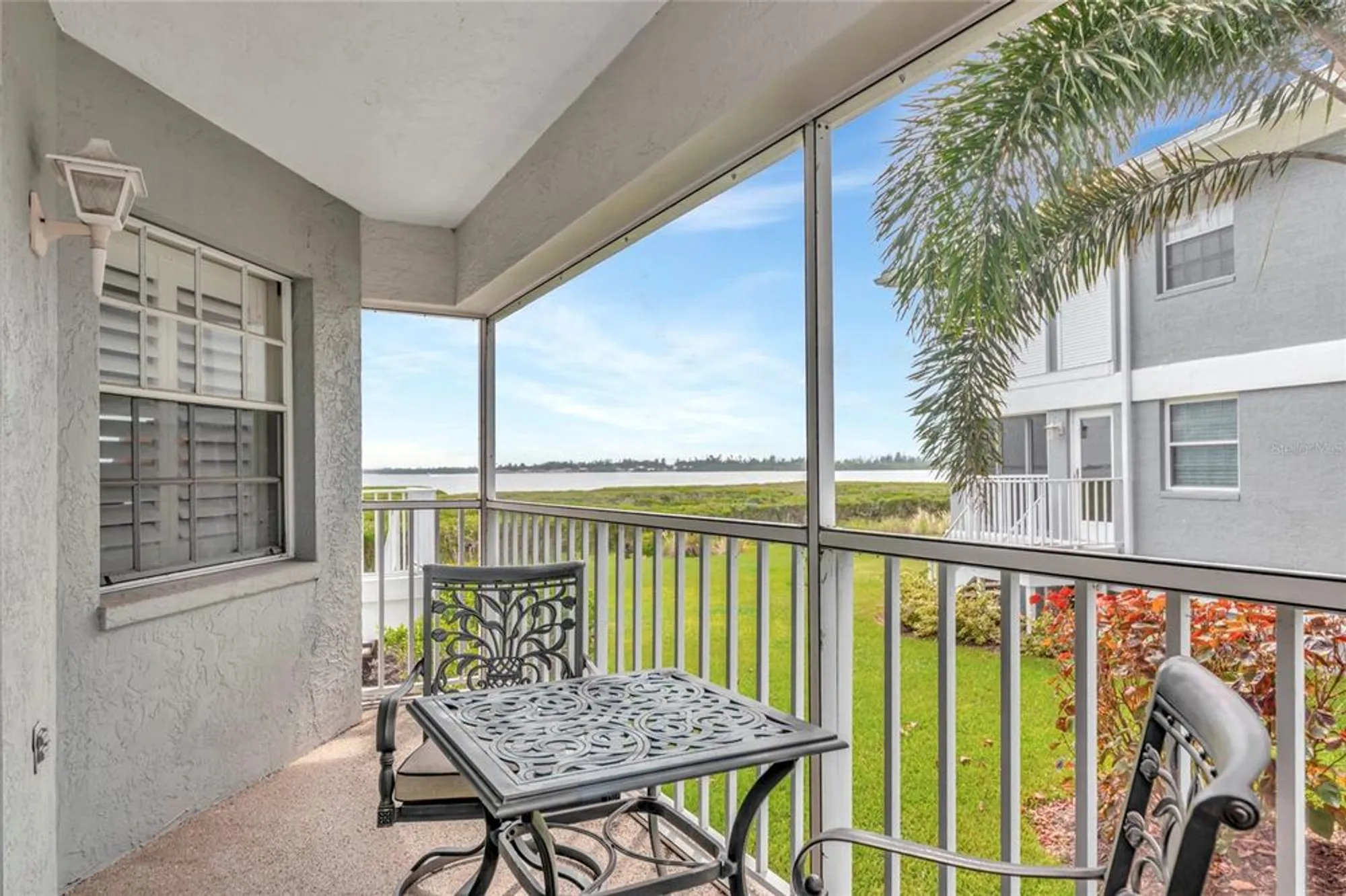 Property Slideshow image 15 of 52 | 1145 edgewater cir # 1145, Bradenton, FL, 34209