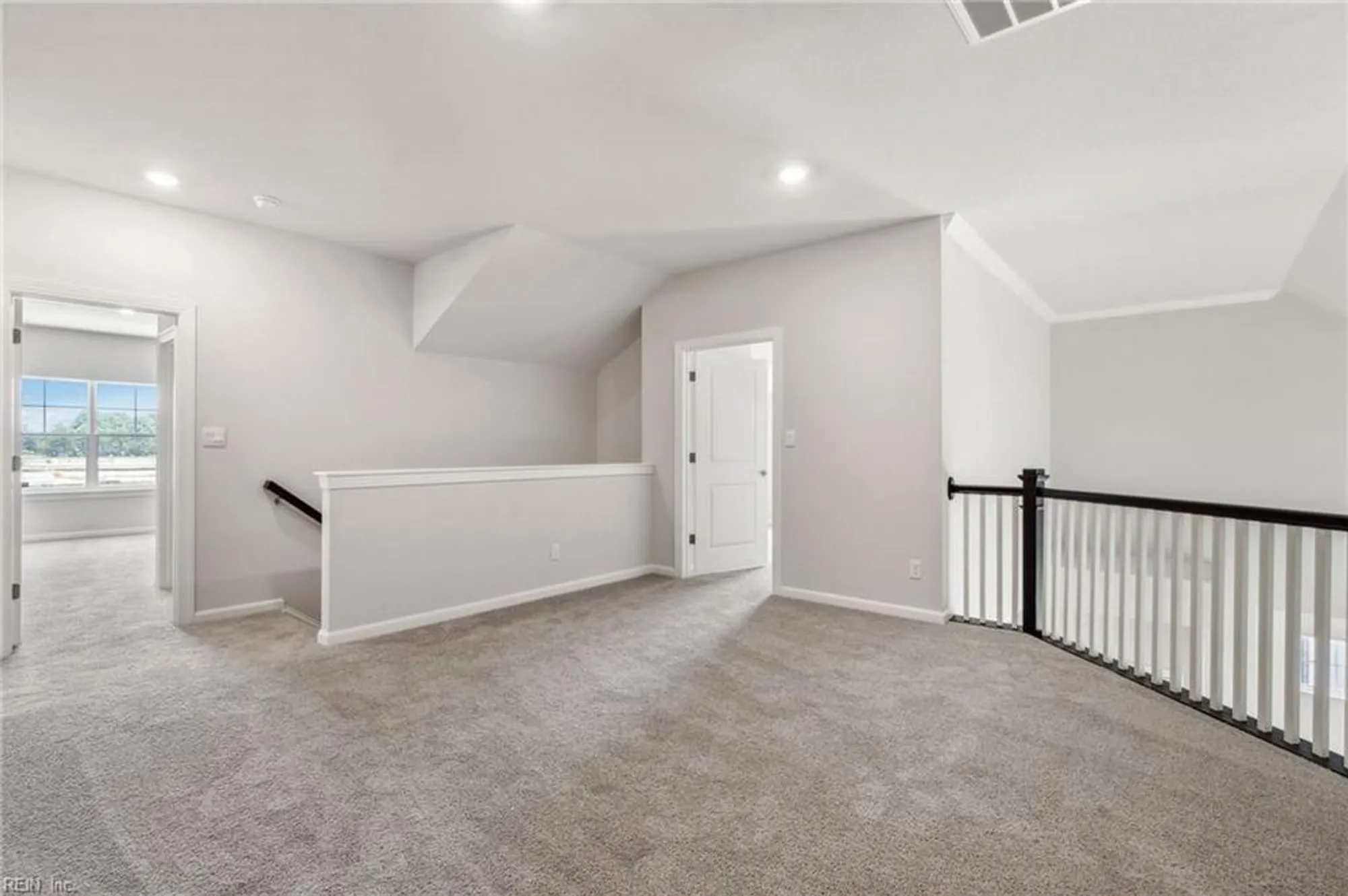 Property Slideshow image 21 of 27 | 2028 munro ln, Chesapeake, VA, 23322