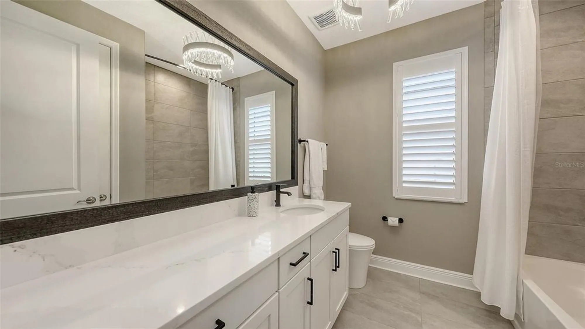 Property Slideshow image 32 of 78 | 17744 savory mist cir, Lakewood Ranch, FL, 34211