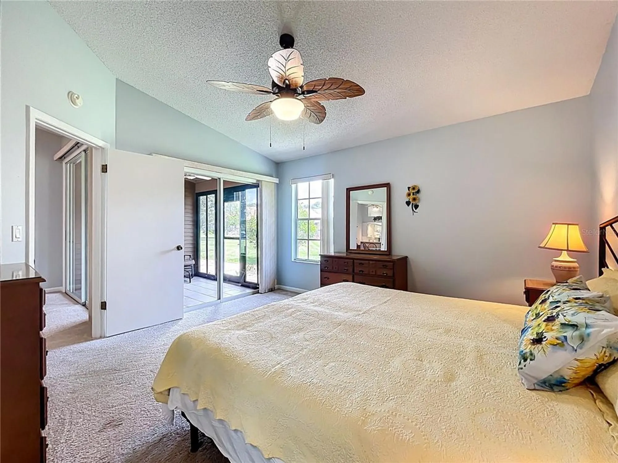 Property Slideshow image 23 of 55 | 5530 rosewall cir, Leesburg, FL, 34748