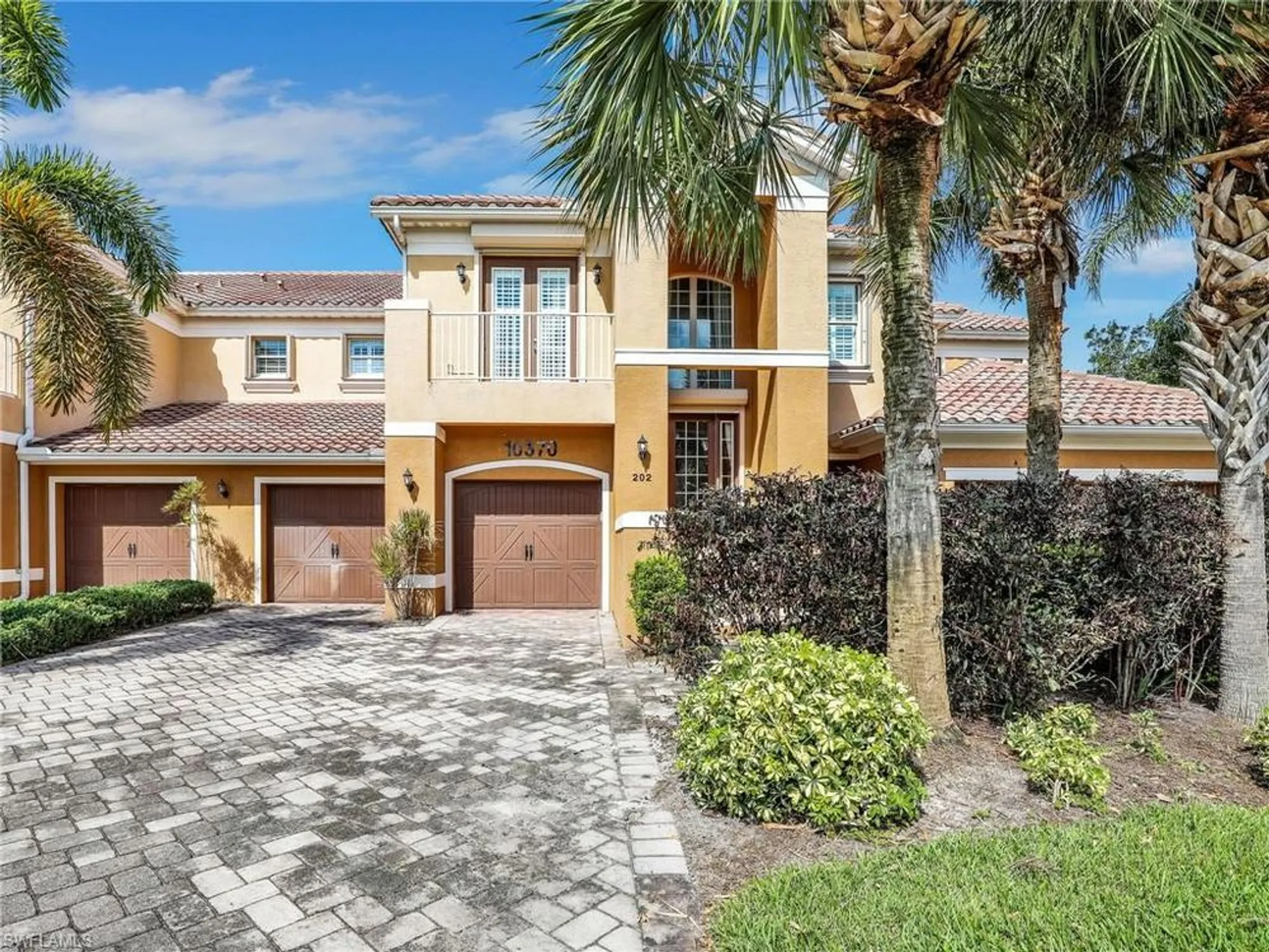 Property Slideshow image 3 of 43 | 10370 glastonbury cir 202, Fort Myers, FL, 33913