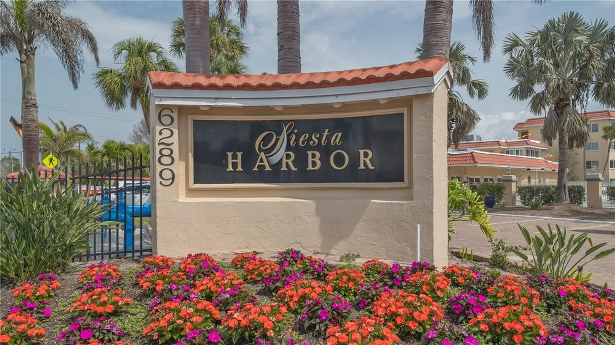 Property Slideshow image 45 of 62 | 1250 n portofino dr apt 208, Sarasota, FL, 34242