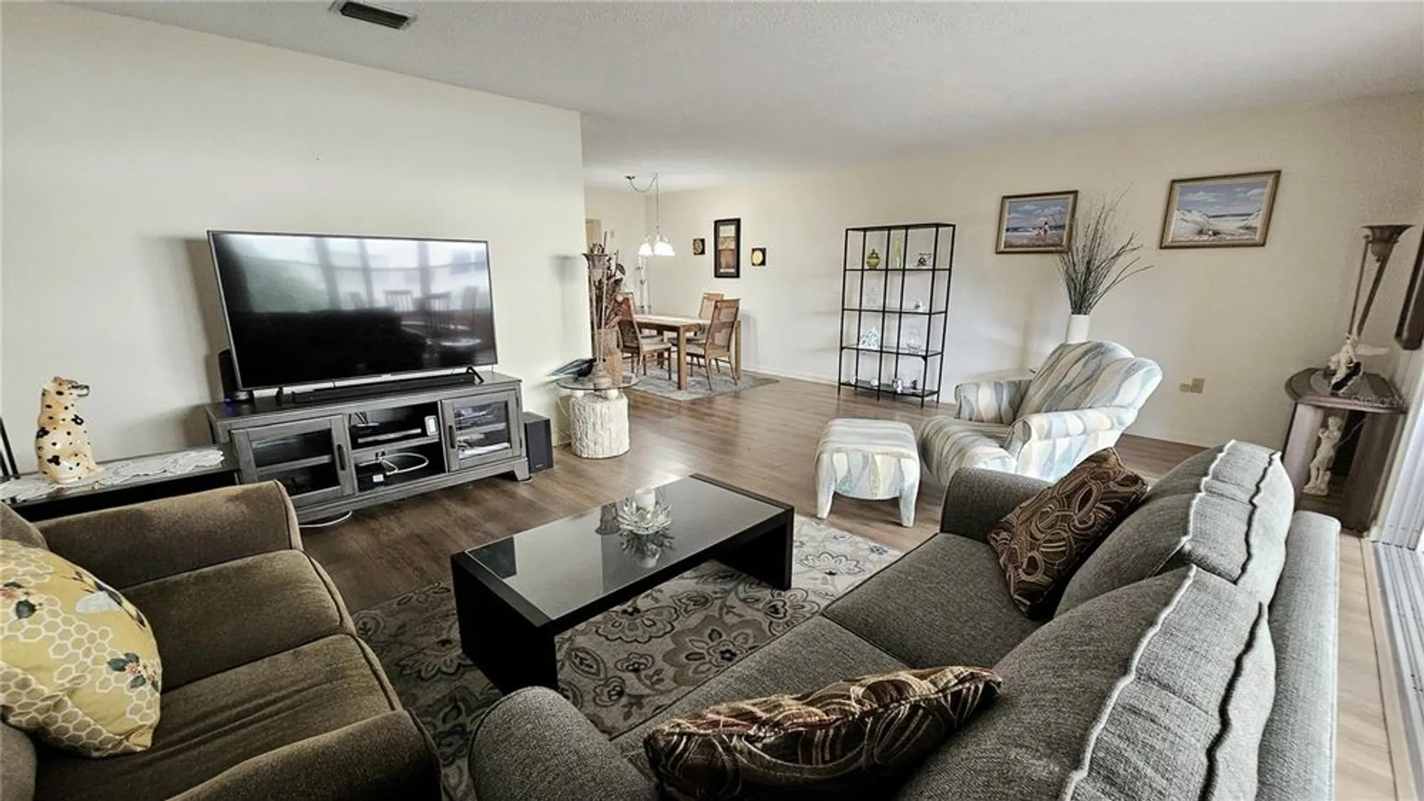 Property Slideshow image 12 of 43 | 2960 59th st 202, Gulfport, FL, 33707