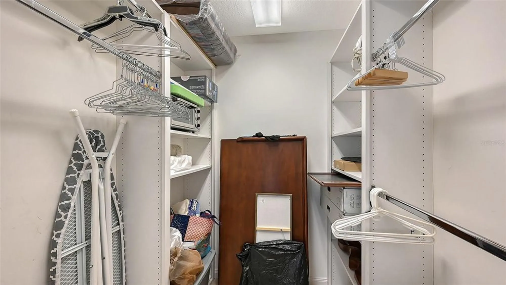 Property Slideshow image 31 of 87 | 5770 ivrea dr, Sarasota, FL, 34238