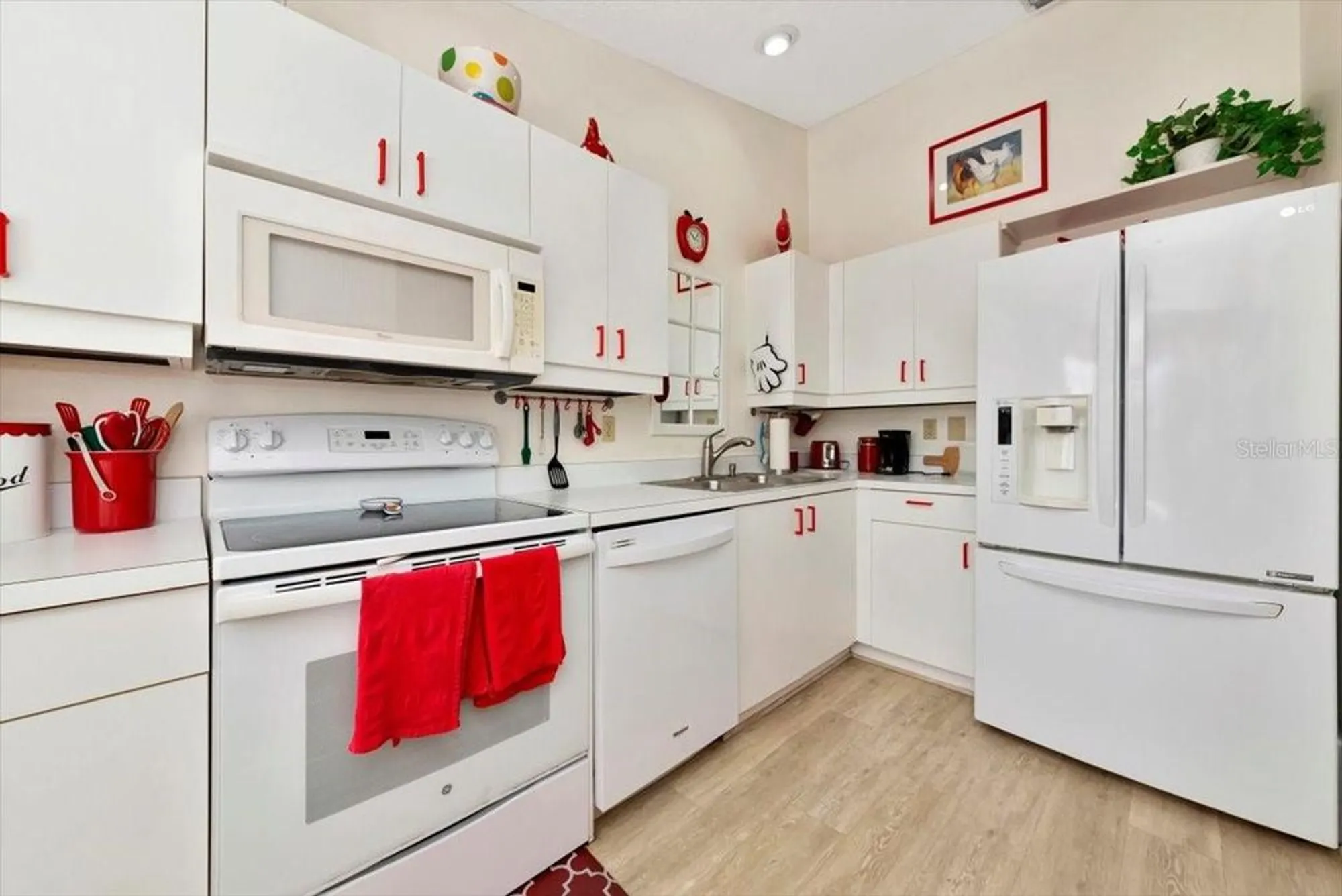 Property Slideshow image 9 of 67 | 1216 spoonbill landings cir, Bradenton, FL, 34209