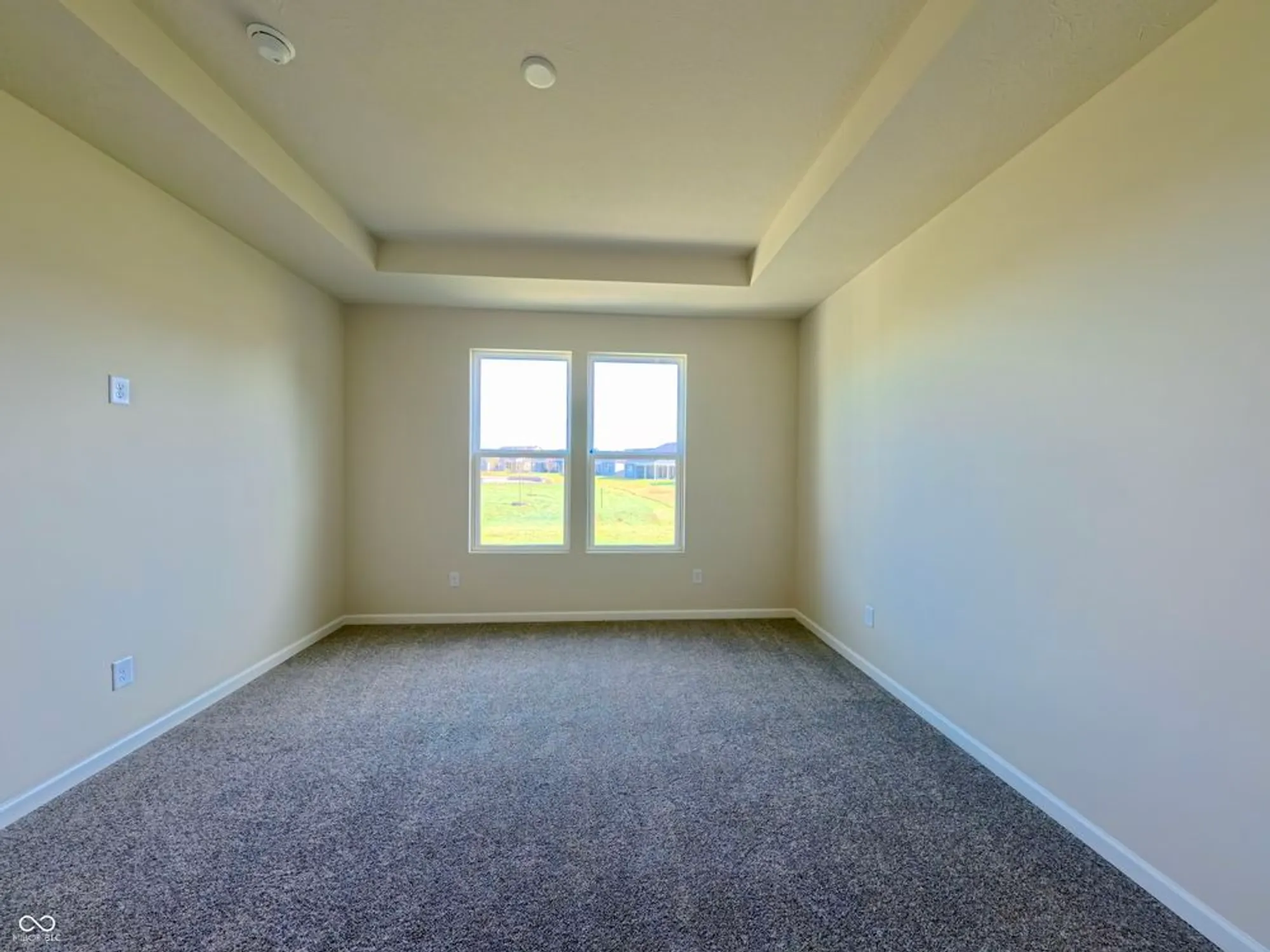 Property Slideshow image 10 of 61 | 811 daisy st, Greenwood, IN, 46143