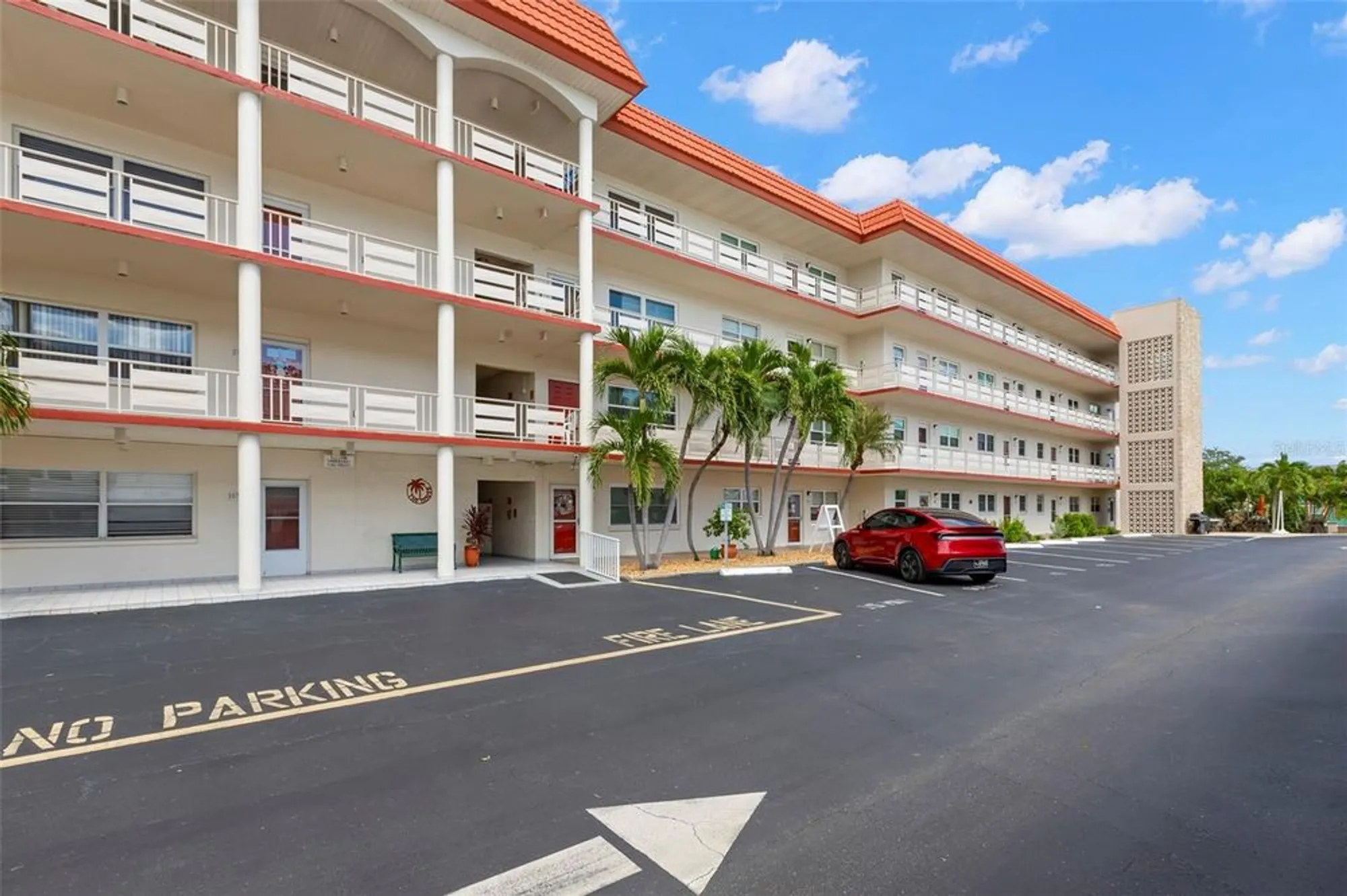 Property Slideshow image 3 of 45 | 3114 59th st 302, Gulfport, FL, 33707