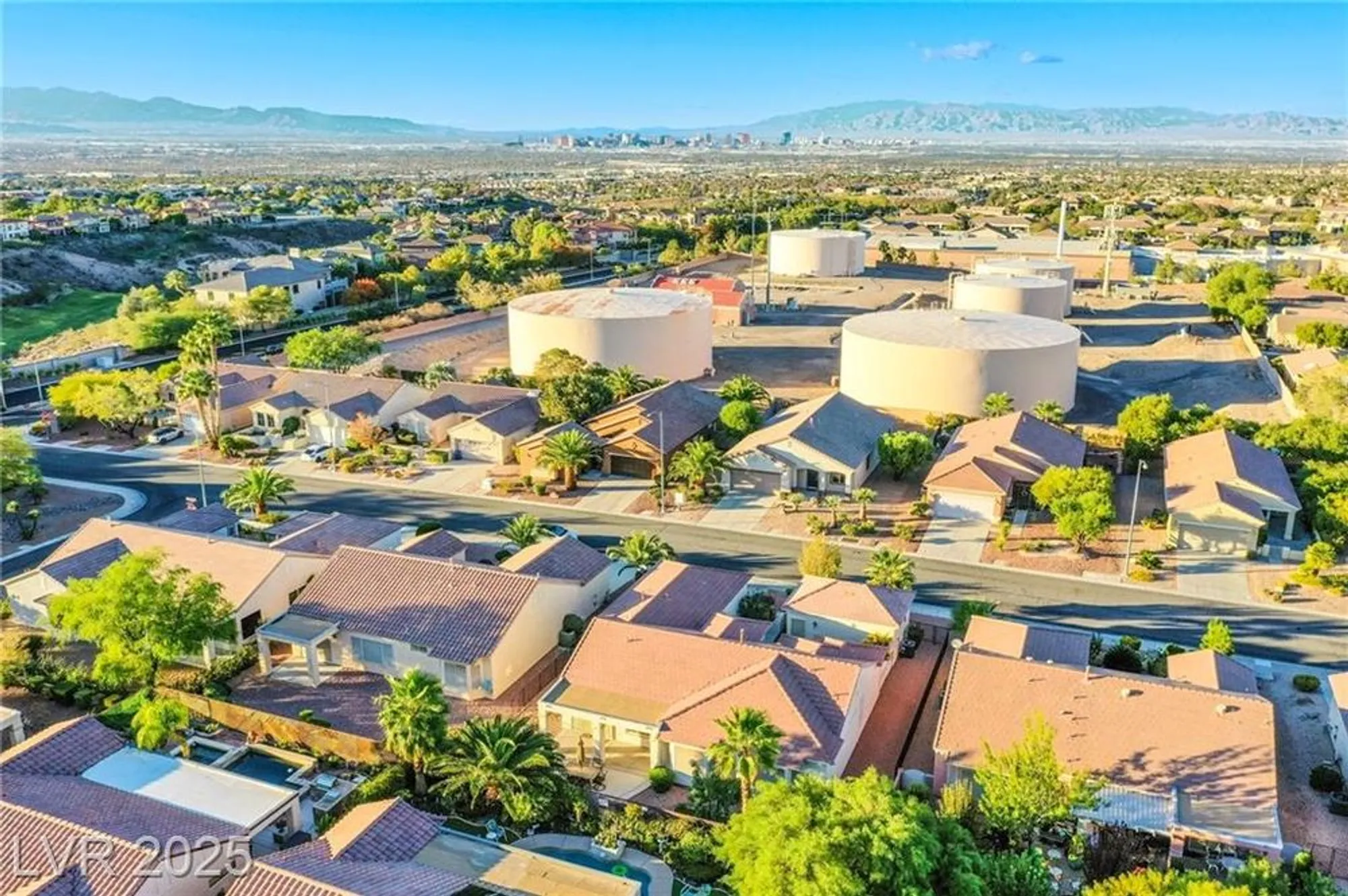 Property Slideshow image 5 of 31 | 2581 evansville ave, Henderson, NV, 89052