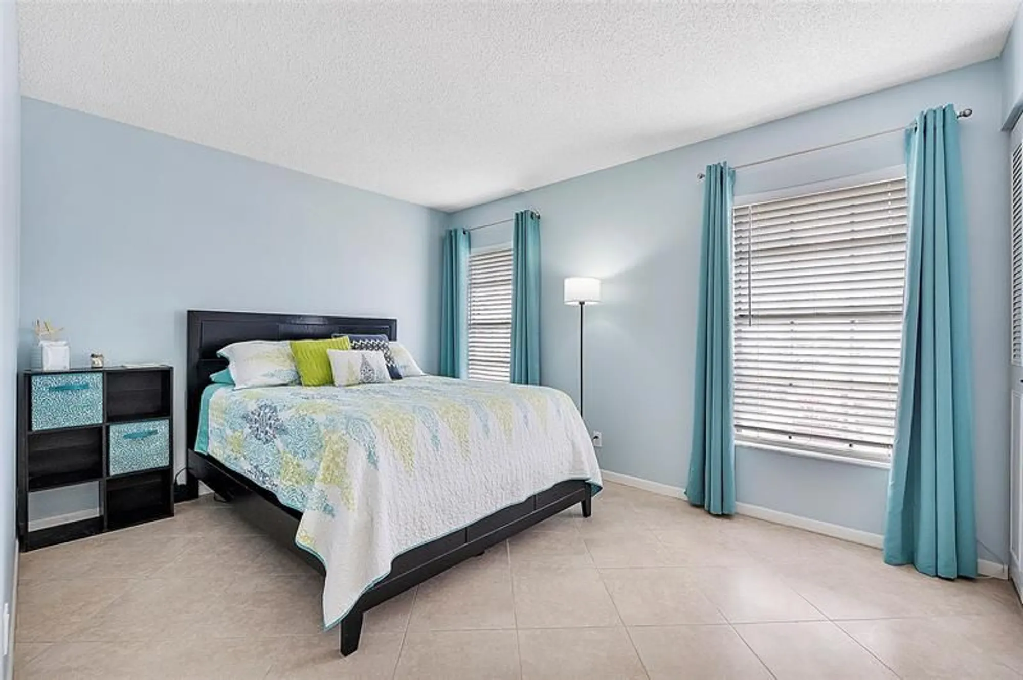 Property Slideshow image 10 of 27 | 393 bennington ln # 393, Lake Worth, FL, 33467