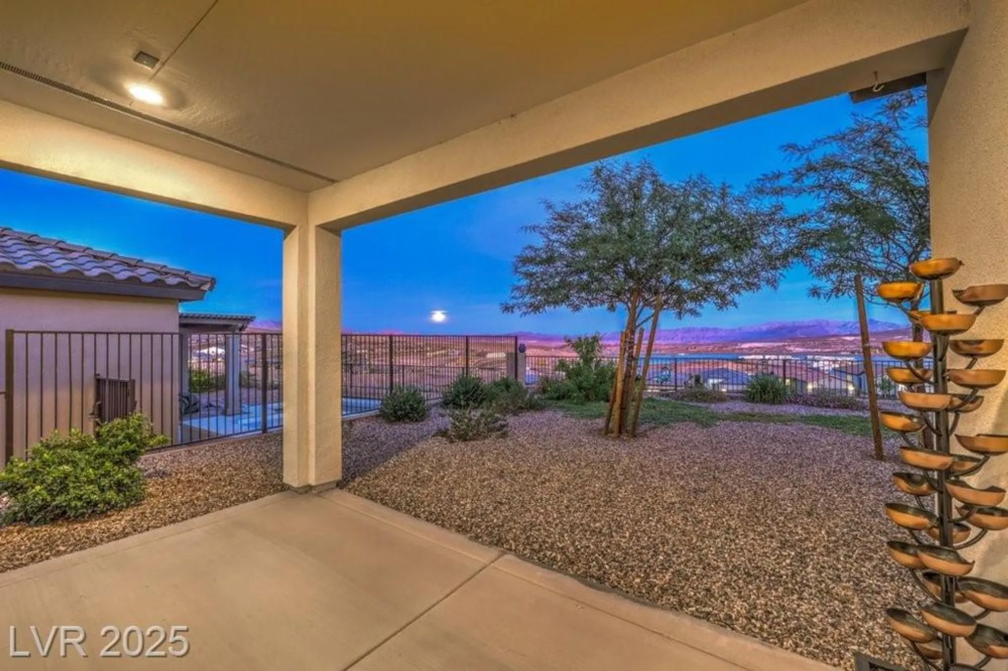 Property Slideshow image 28 of 48 | 70 lake bluff ct, Henderson, NV, 89011