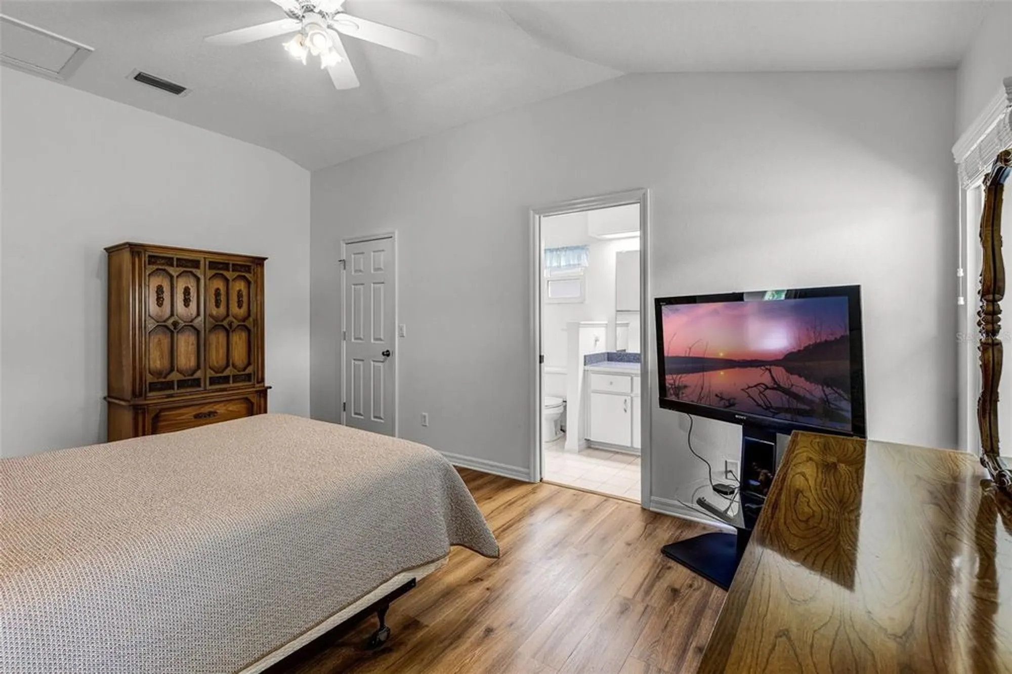 Property Slideshow image 18 of 48 | 21737 king john st, Leesburg, FL, 34748