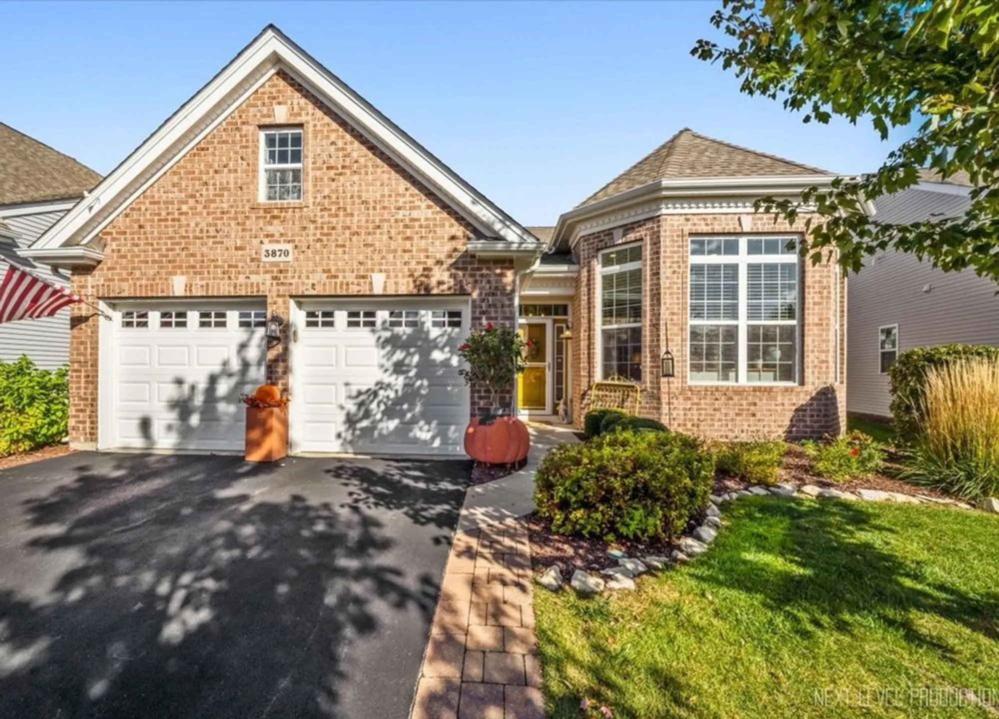 Property Slideshow image 1 of 31 | 3870 crooked creek dr, Elgin, IL, 60124