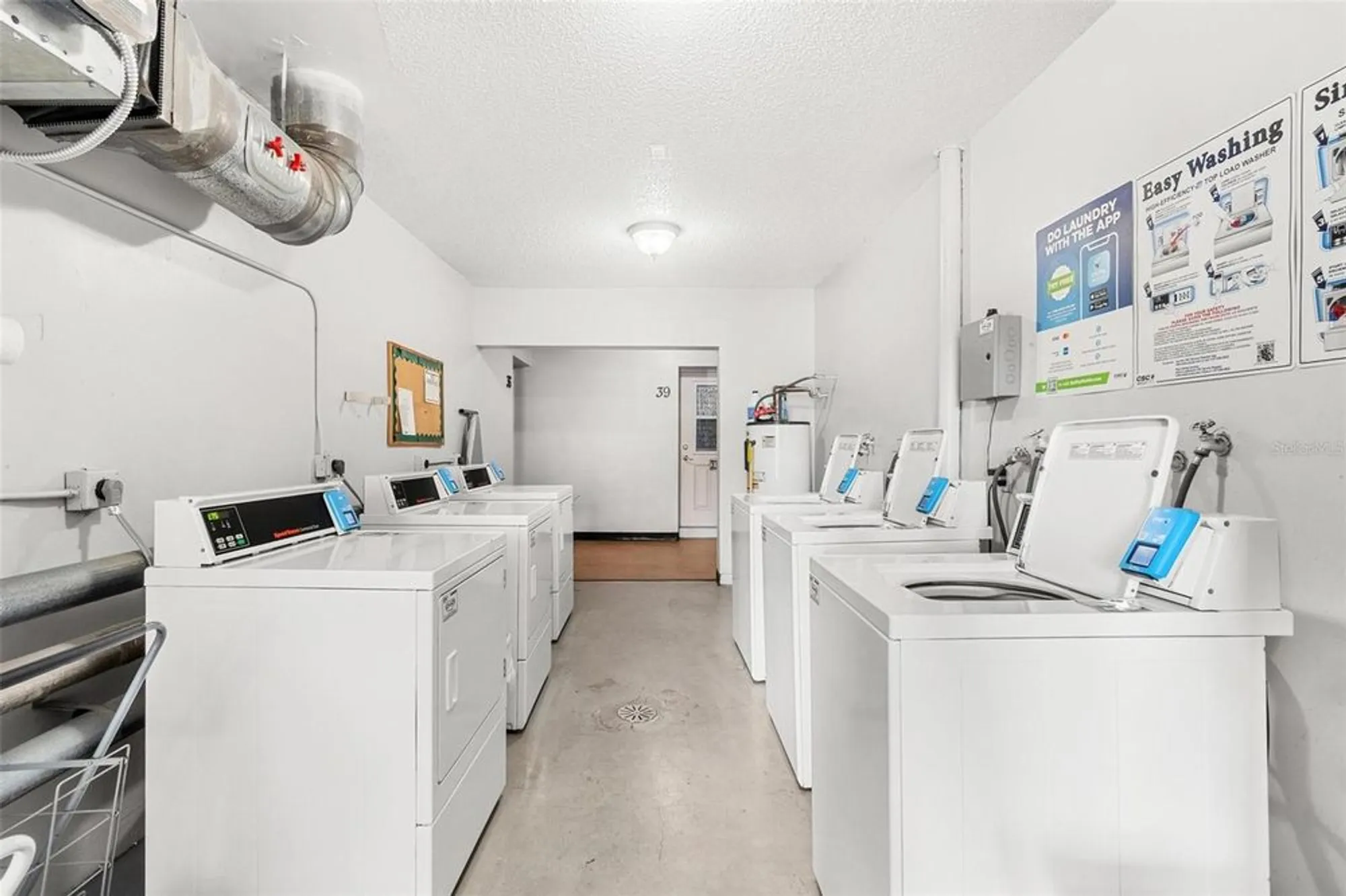 Property Slideshow image 17 of 40 | 2455 finlandia ln 39, Clearwater, FL, 33763