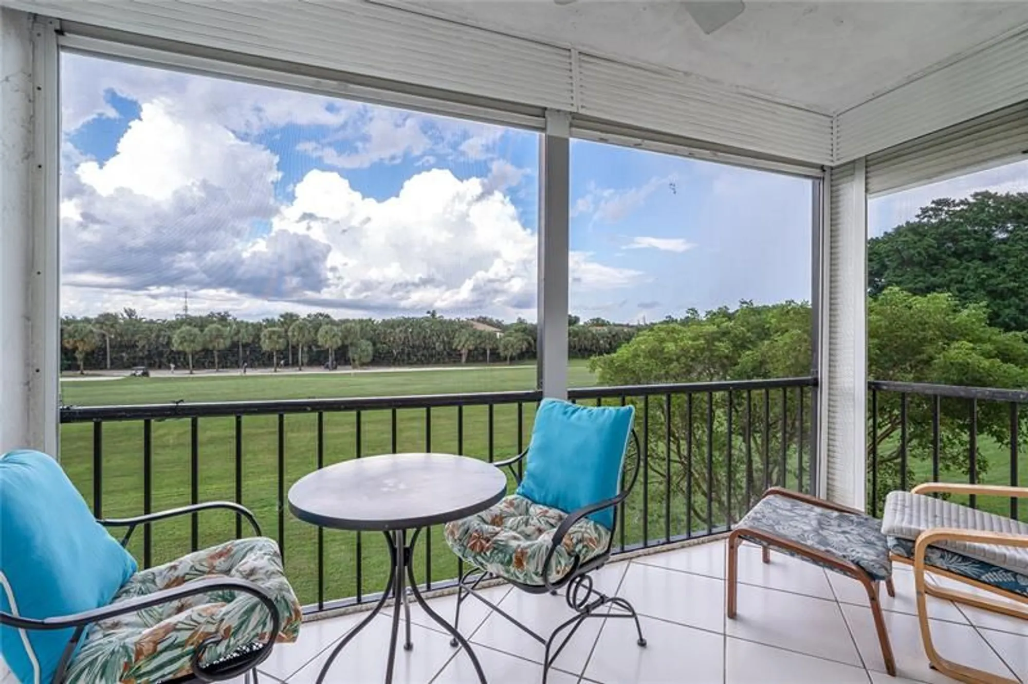 Property Slideshow image 18 of 59 | 9411 n hollybrook lake dr apt 309, Pembroke Pines, FL, 33025