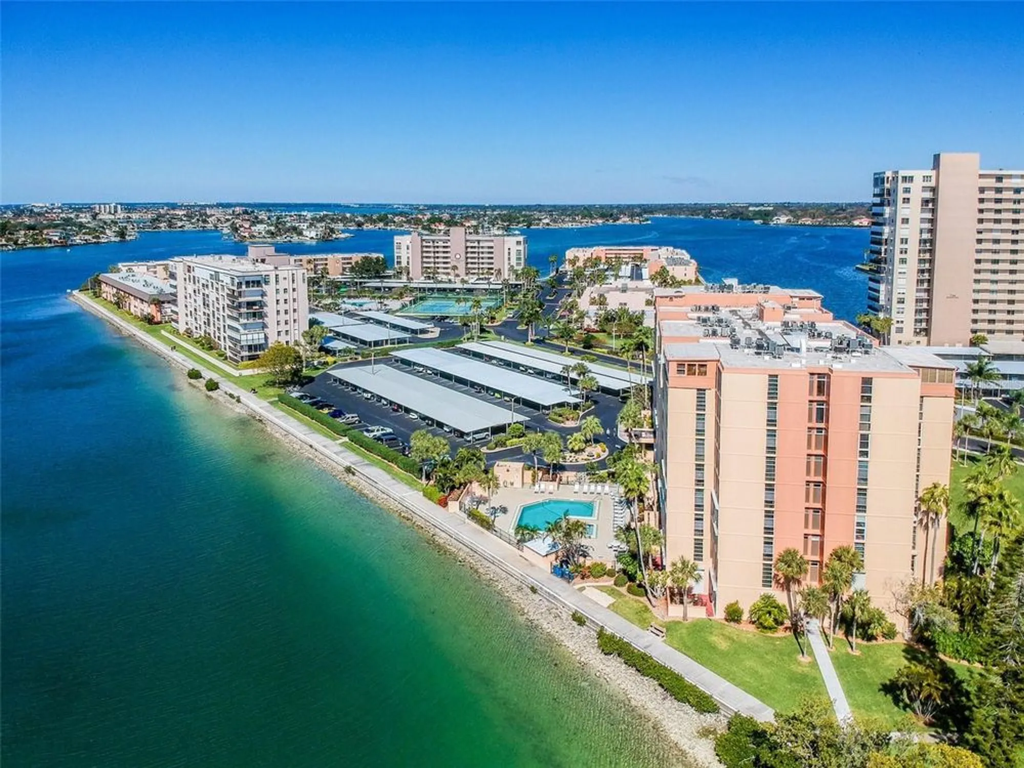 Property Slideshow image 41 of 93 | 7400 sun island dr 207, South Pasadena, FL, 33707