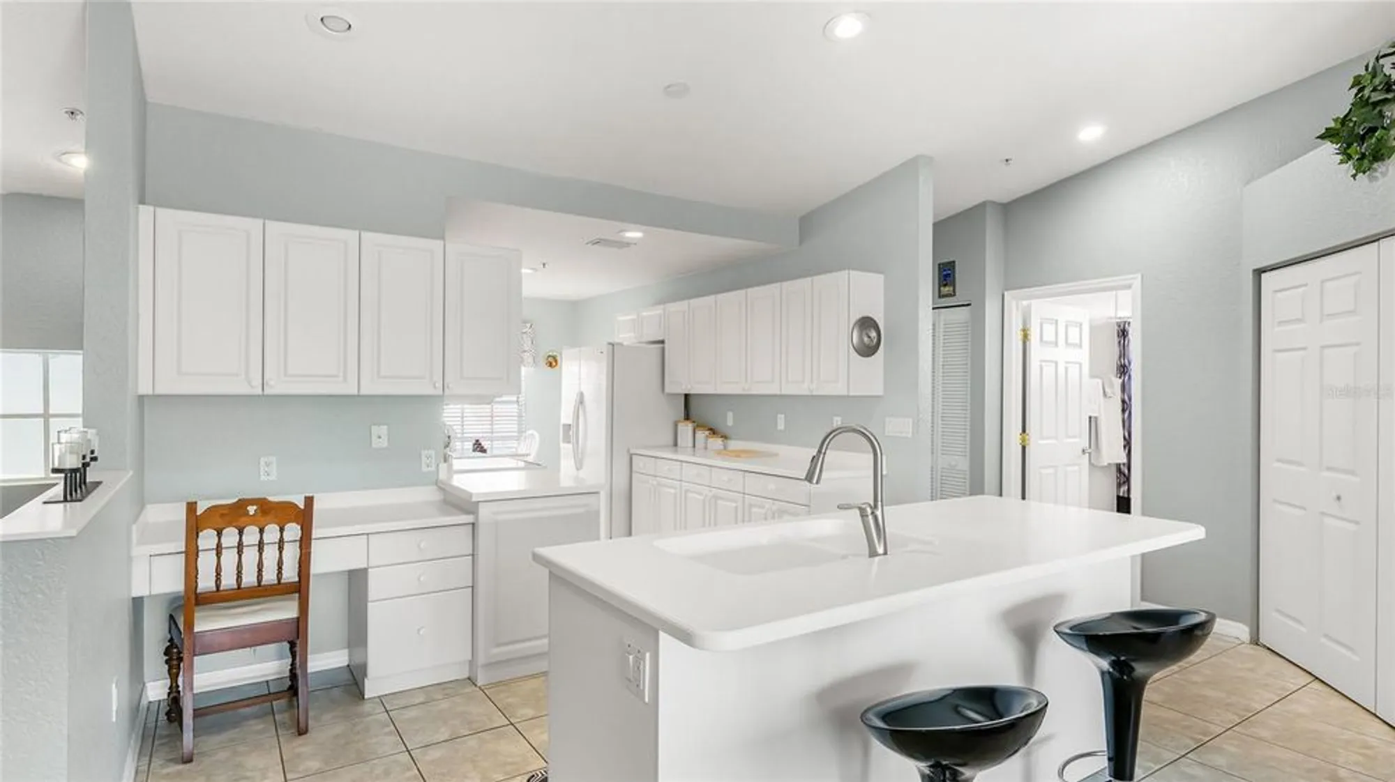 Property Slideshow image 11 of 35 | 7520 marsh orchid cir, Bradenton, FL, 34203