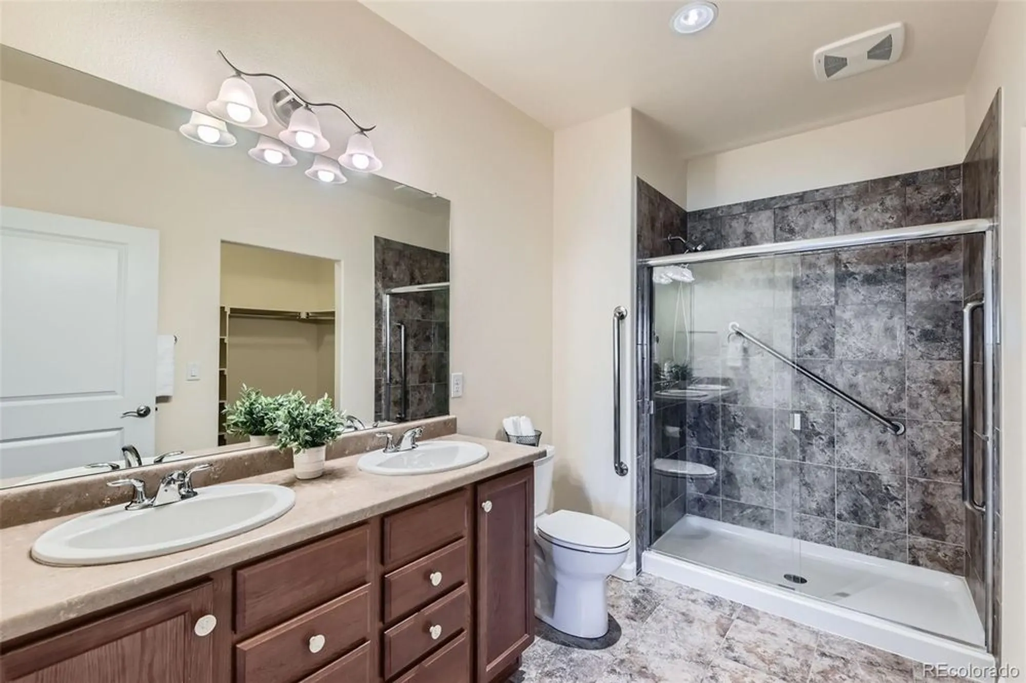 Property Slideshow image 22 of 33 | 12625 madison way, Thornton, CO, 80241