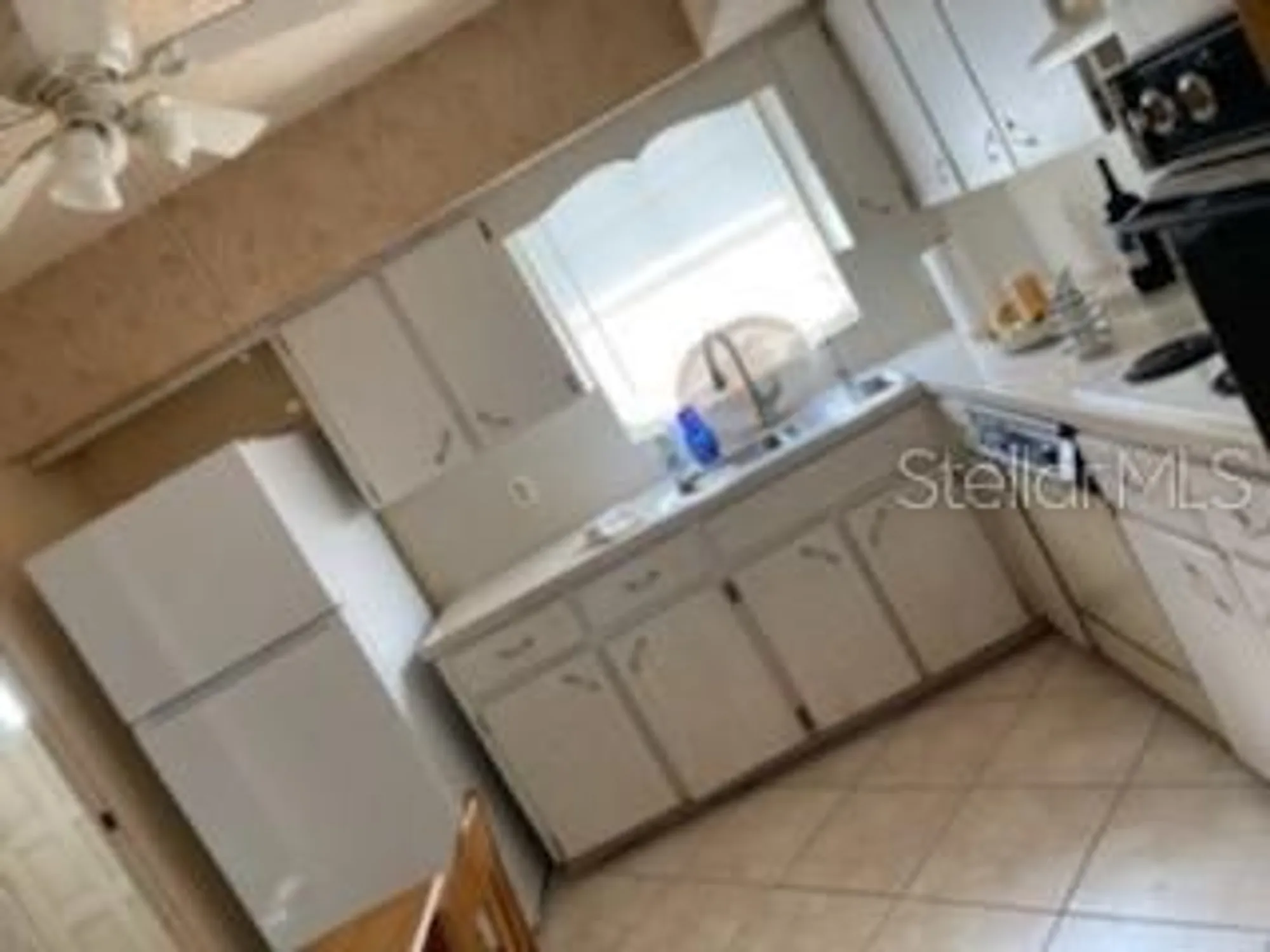 Property Slideshow image 6 of 13 | 2260 costa rican dr 26, Clearwater, FL, 33763