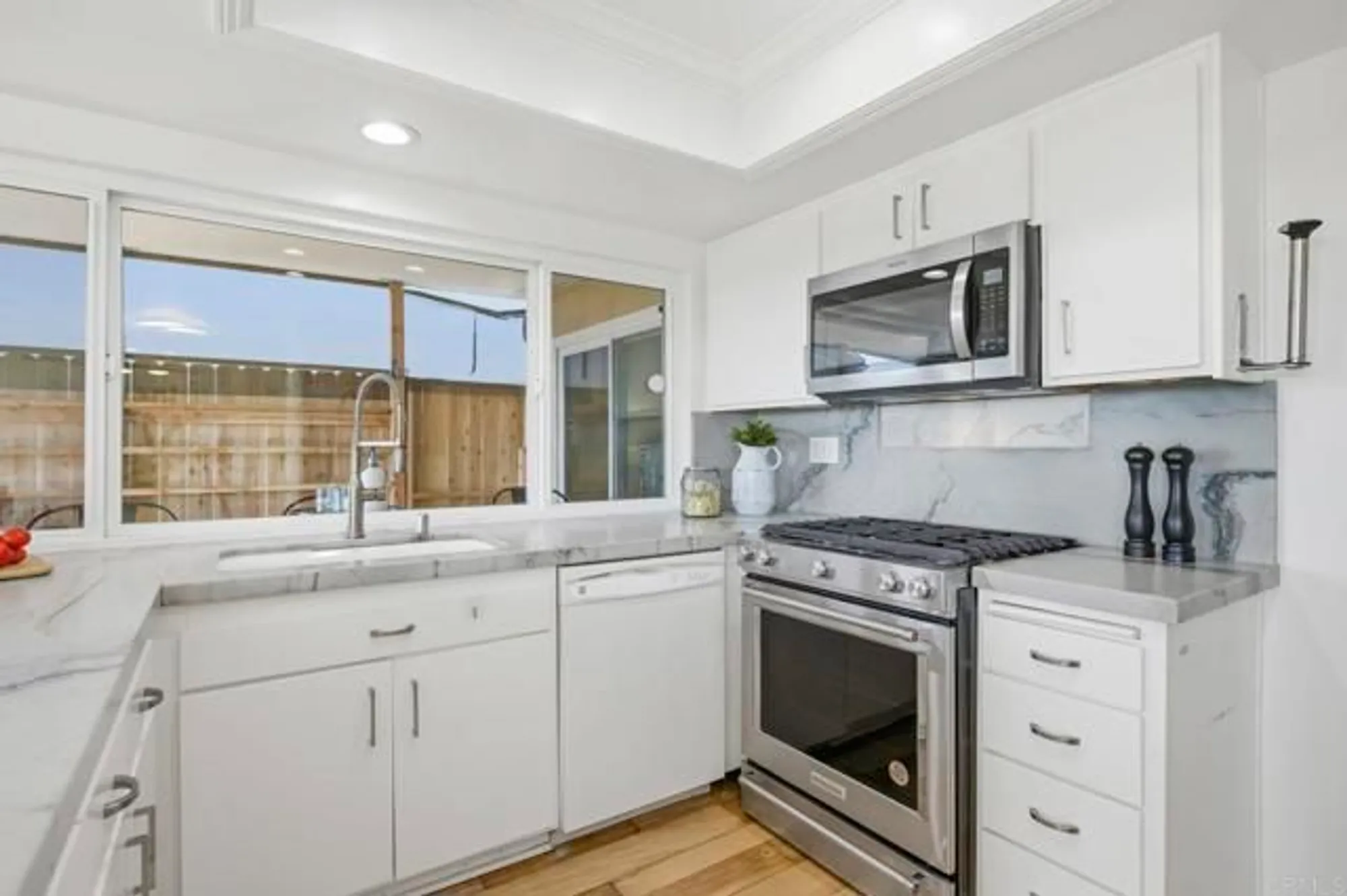 Property Slideshow image 12 of 39 | 3890 vista campana 39, Oceanside, CA, 92057