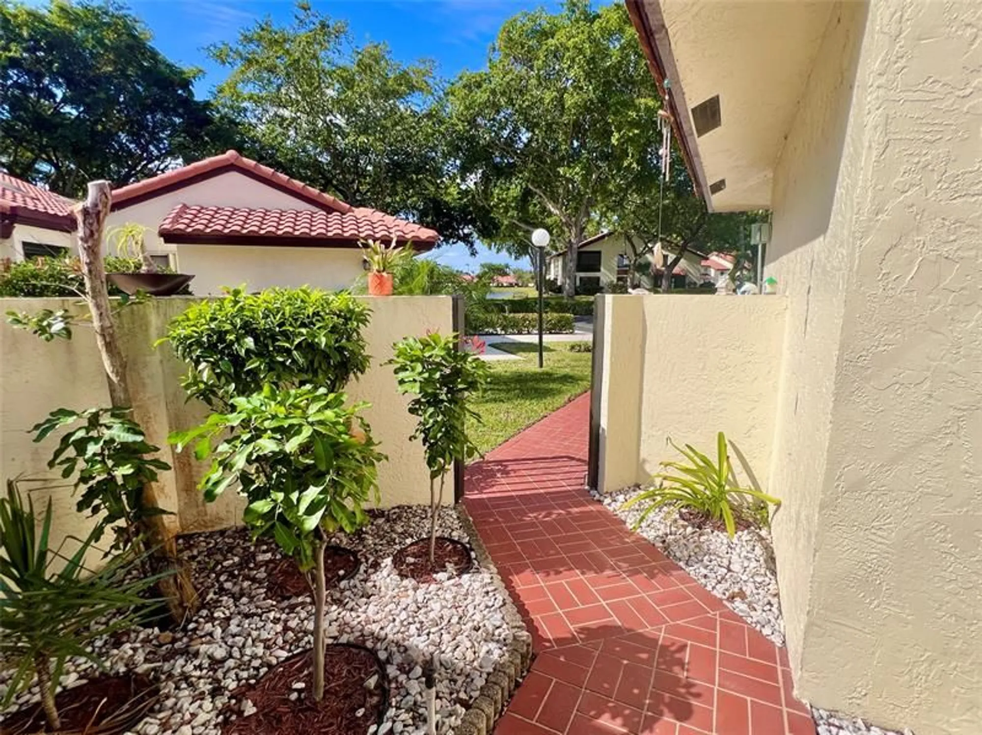 Property Slideshow image 28 of 51 | 10714 beach palm ct b, Boynton Beach, FL, 33437