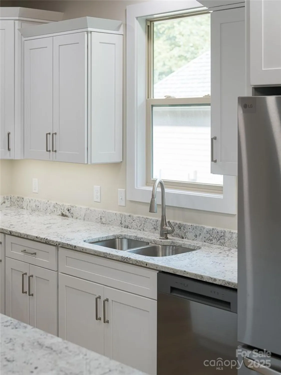 Property Slideshow image 18 of 48 | 281 carriage crest dr, Hendersonville, NC, 28791