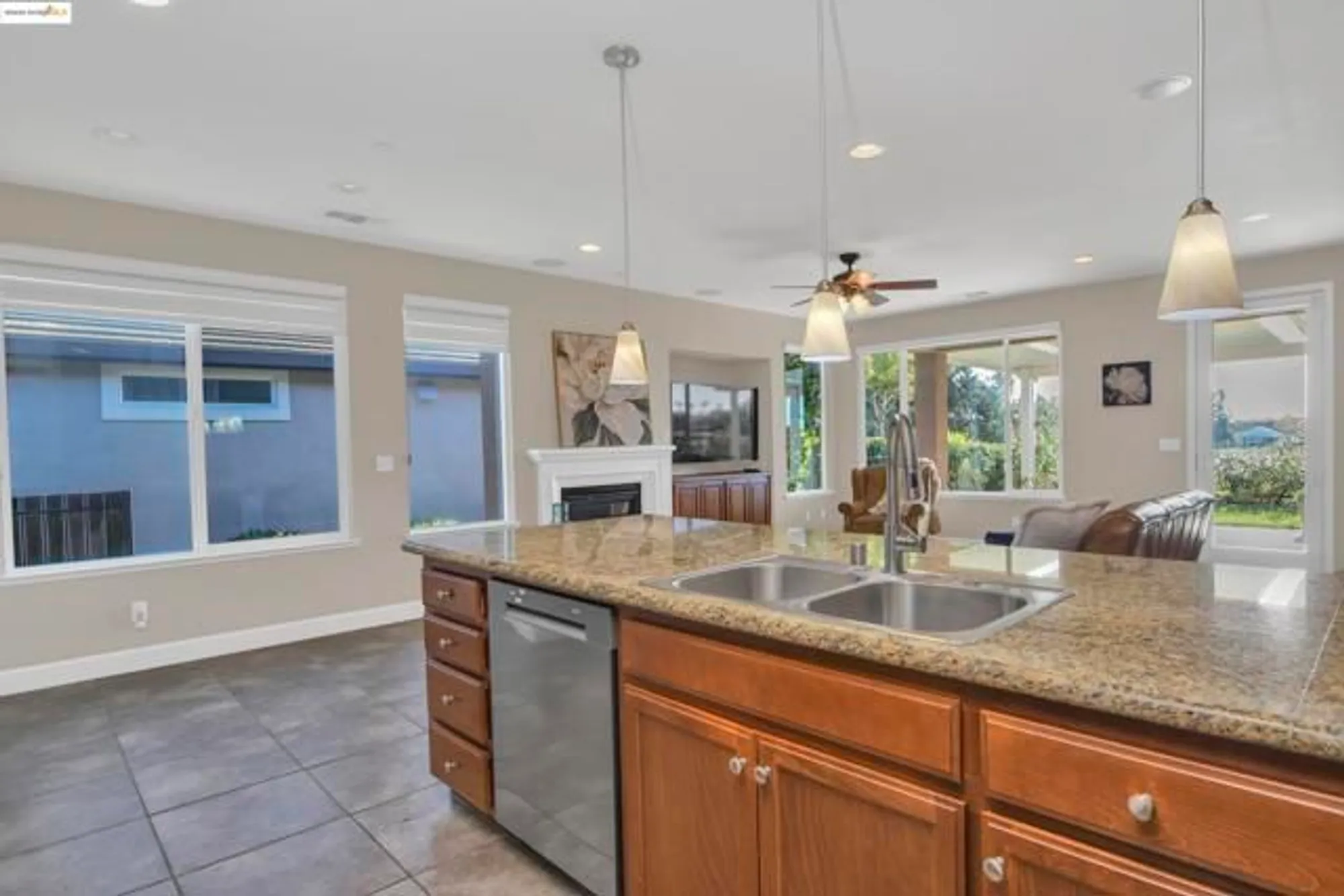 Property Slideshow image 19 of 38 | 353 desert forest ct, Rio Vista, CA, 94571