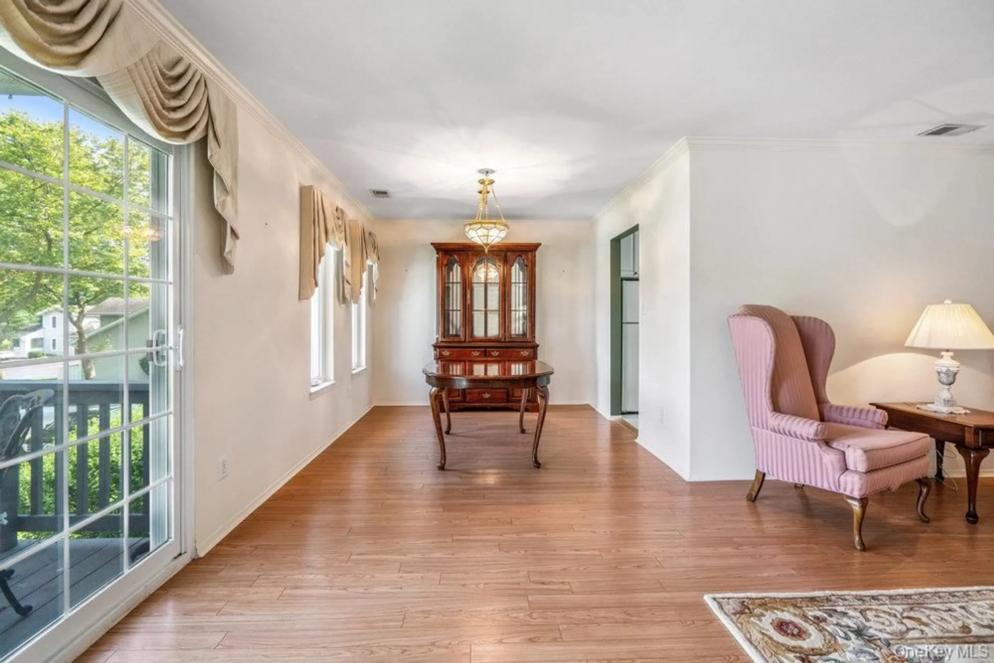Property Slideshow image 11 of 35 | 914 fenway rd, Saint James, NY, 11780