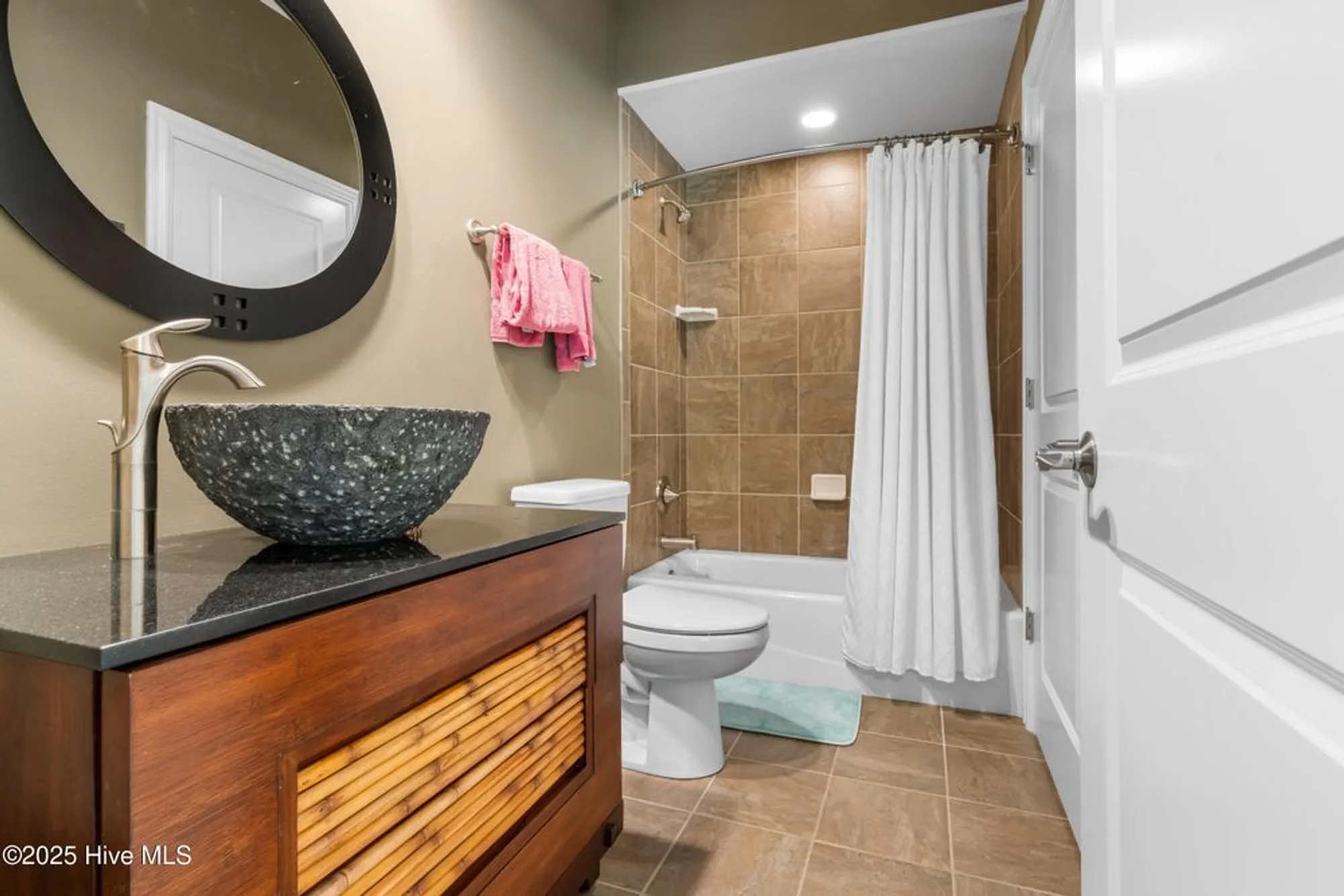 Property Slideshow image 25 of 51 | 310 white swan ct, Wilmington, NC, 28412