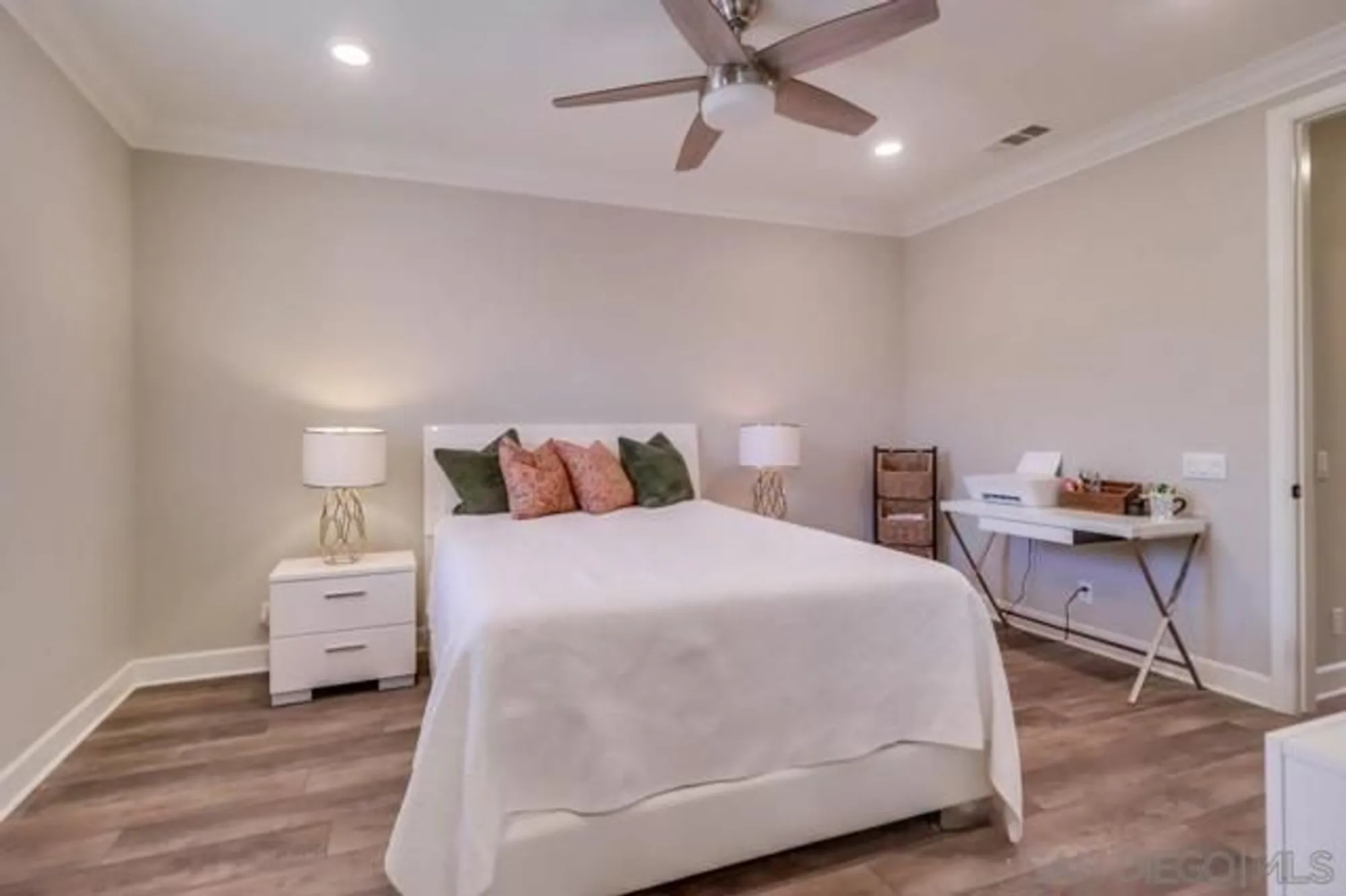 Property Slideshow image 22 of 40 | 16750 coyote bush dr unit 31, San Diego, CA, 92127