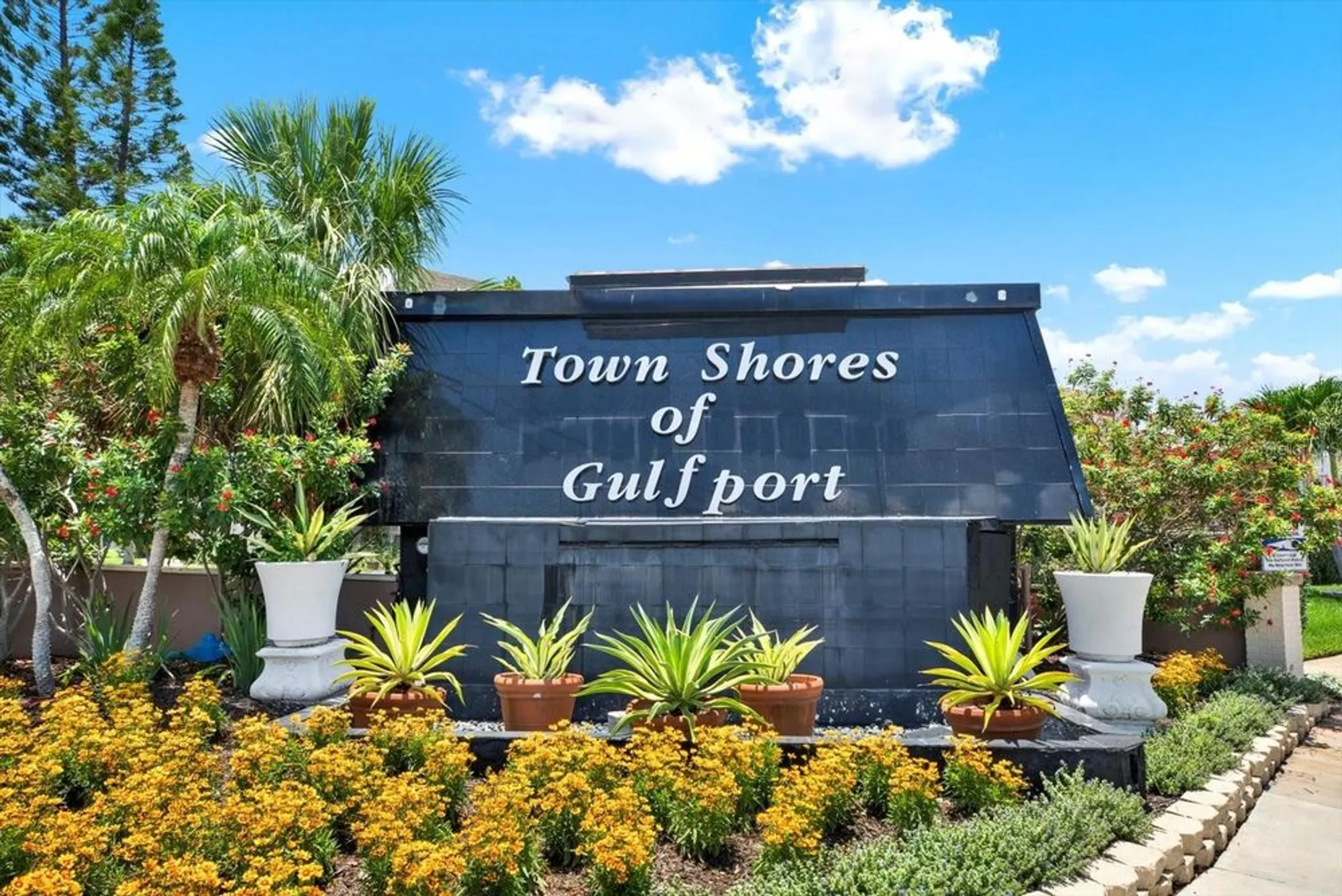 Property Slideshow image 28 of 32 | 2960 59th st 108, Gulfport, FL, 33707