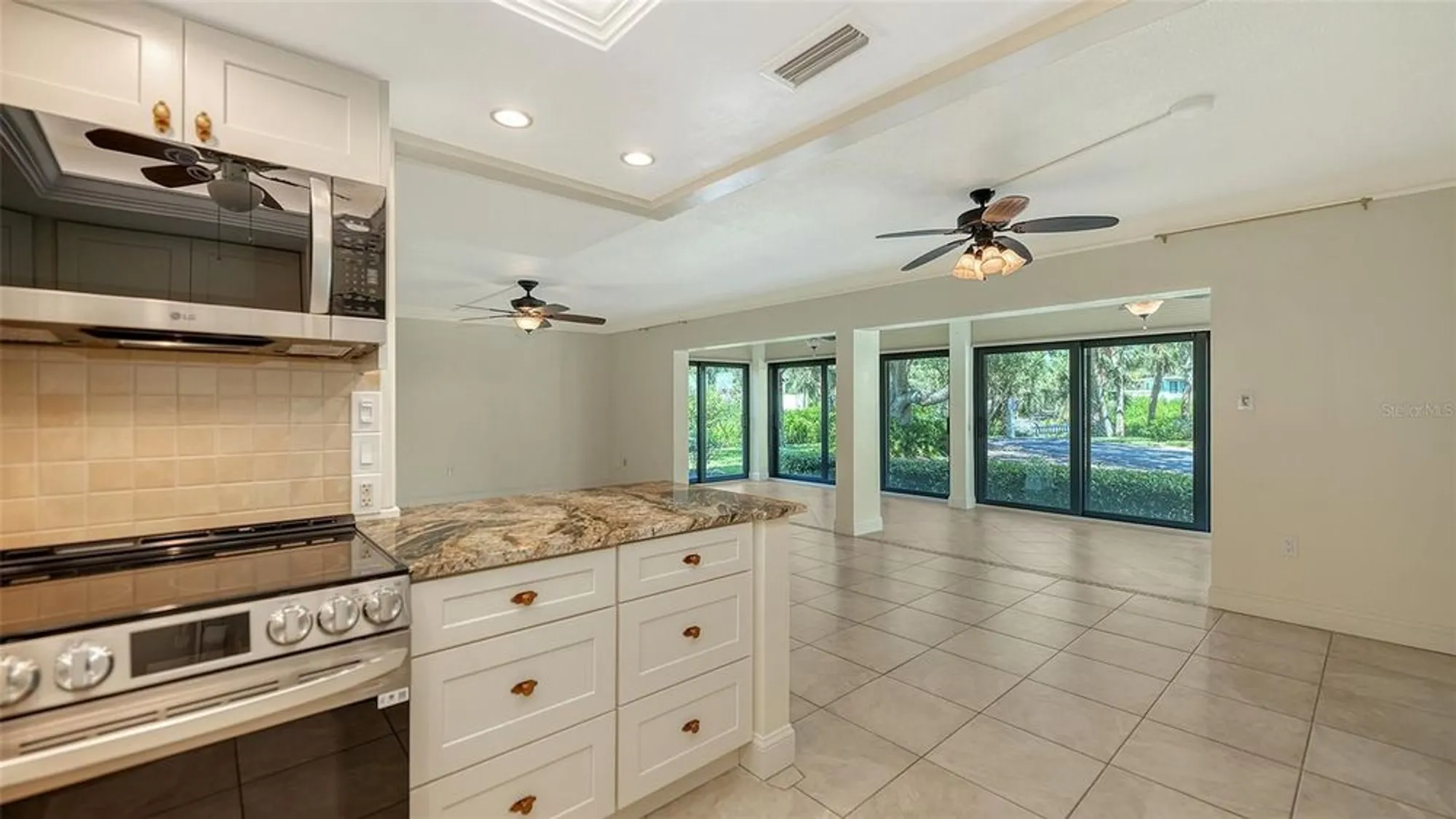 Property Slideshow image 38 of 91 | 225 hourglass way apt 103, Sarasota, FL, 34242