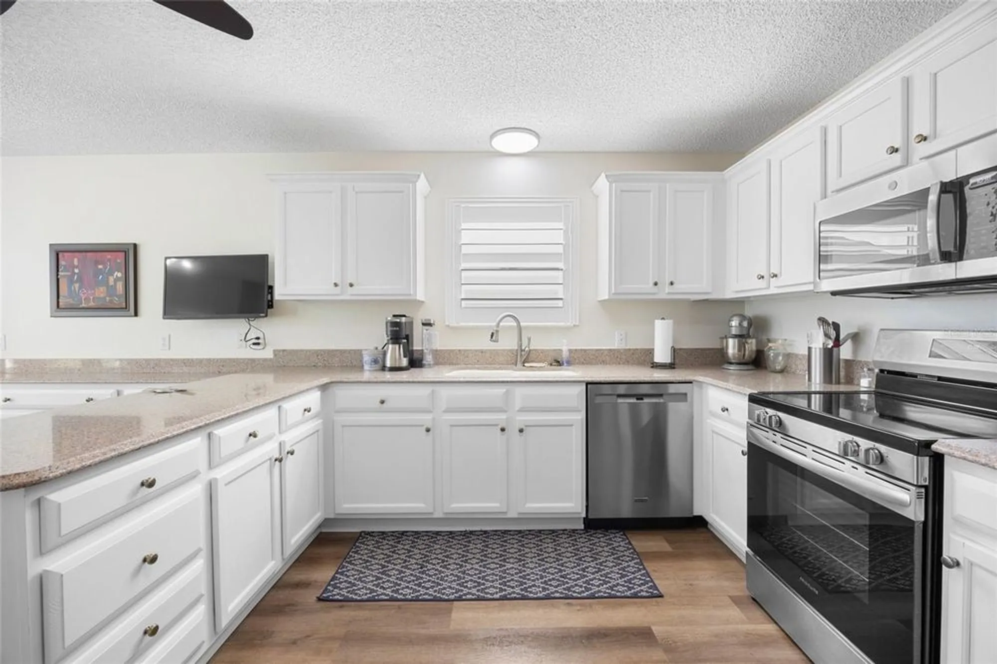 Property Slideshow image 8 of 32 | 913 soledad way, The Villages, FL, 32159