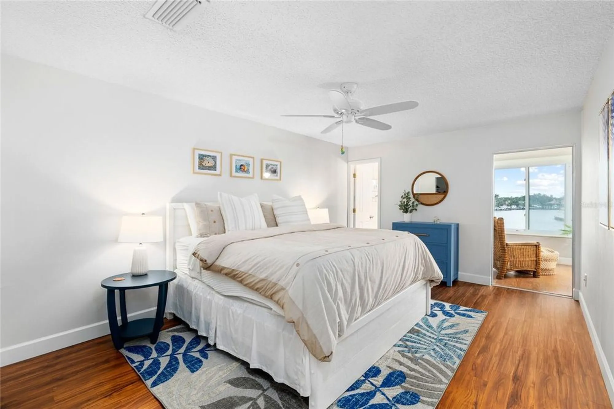 Property Slideshow image 13 of 39 | 6075 shore blvd 215, Gulfport, FL, 33707