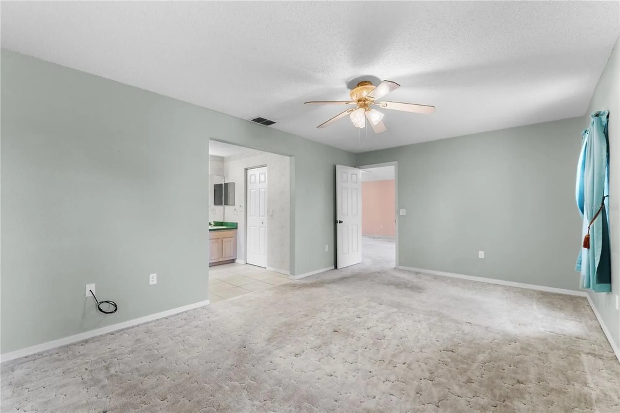 Property Slideshow image 15 of 35 | 2244 silver lakes dr, Lakeland, FL, 33810