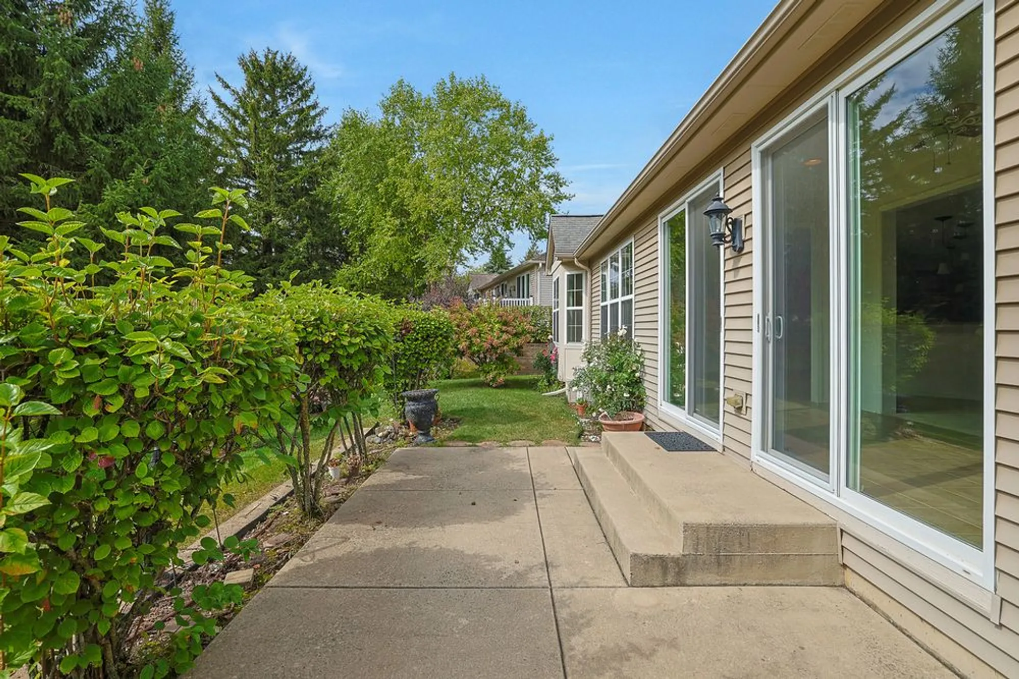 Property Slideshow image 4 of 30 | 13813 roosevelt dr, Huntley, IL, 60142