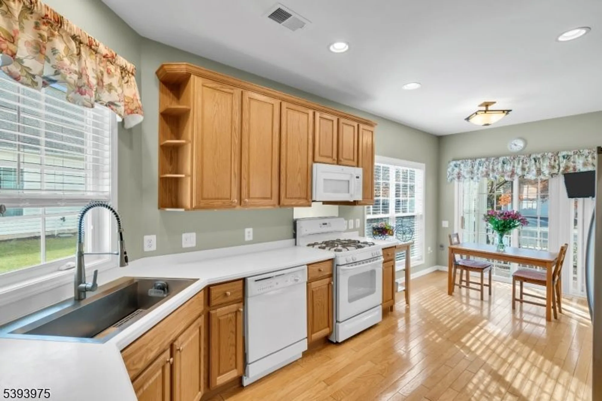Property Slideshow image 32 of 50 | 236 knollcrest ct, Somerset, NJ, 08873