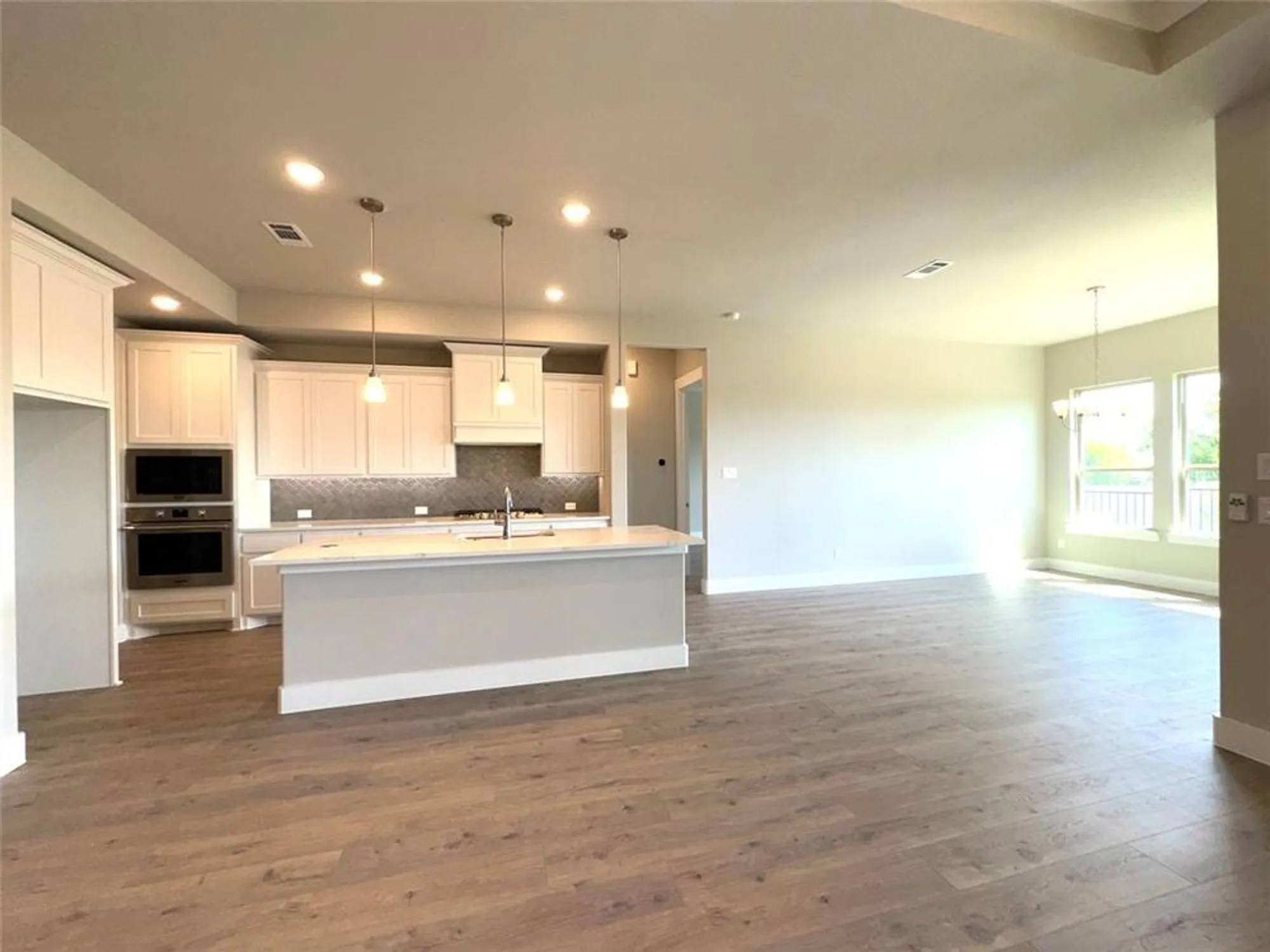 Property Slideshow image 4 of 17 | 5836 fresco dr, Fort Worth, TX, 76123