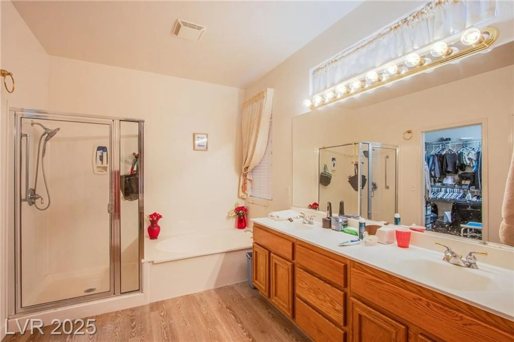 Property Slideshow image 23 of 31 | 2581 evansville ave, Henderson, NV, 89052
