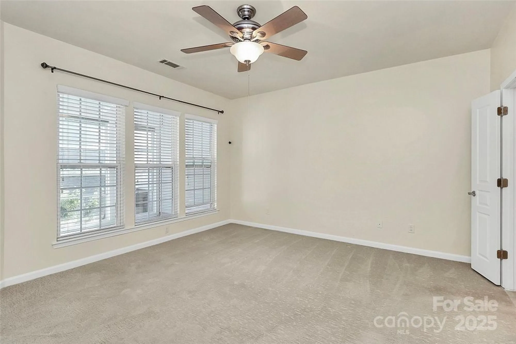 Property Slideshow image 17 of 48 | 911 lily magnolia ct, Fort Mill, SC, 29707