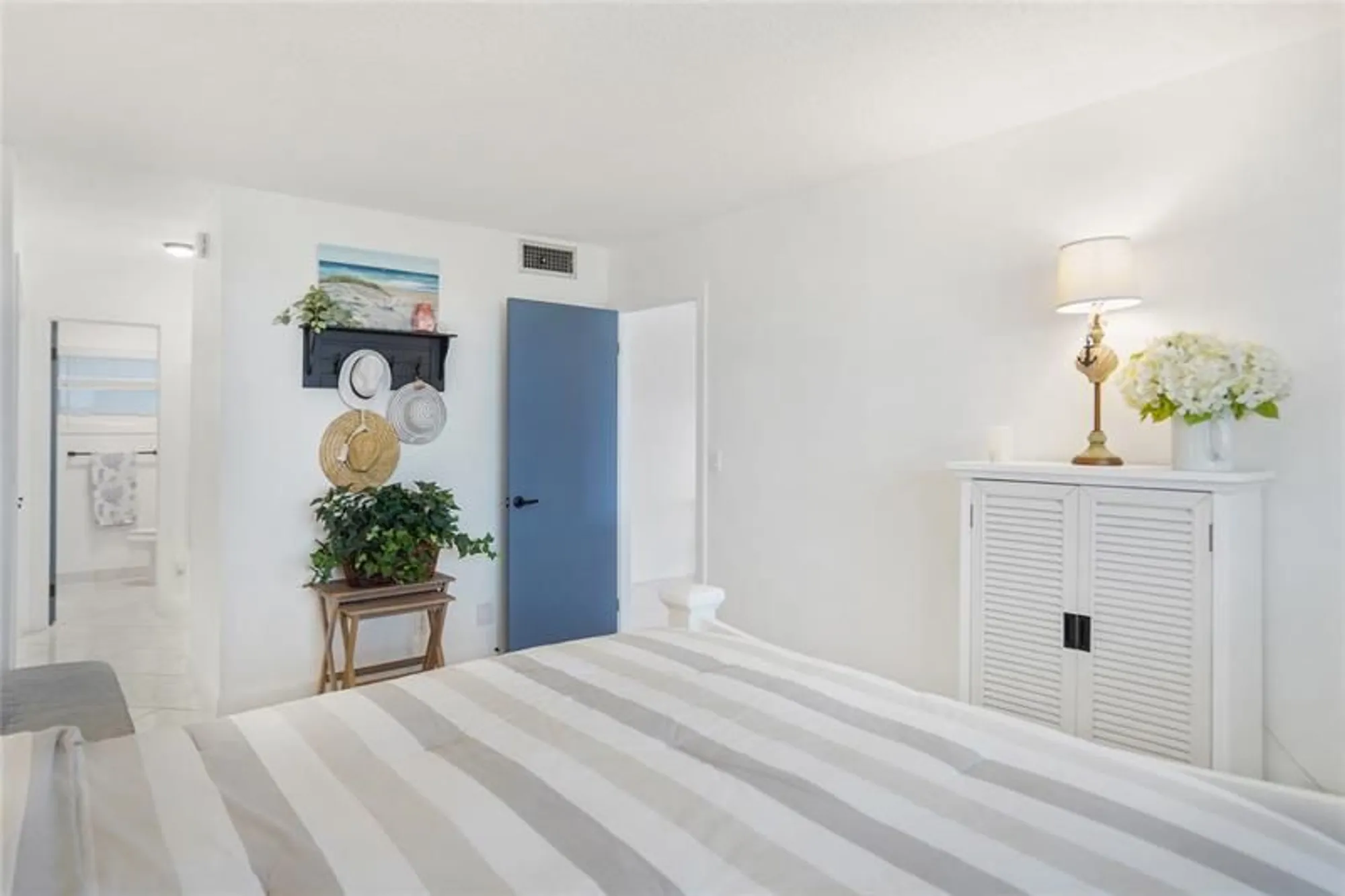 Property Slideshow image 19 of 24 | 3051 nw 46th ave 407, Lauderdale Lakes, FL, 33313