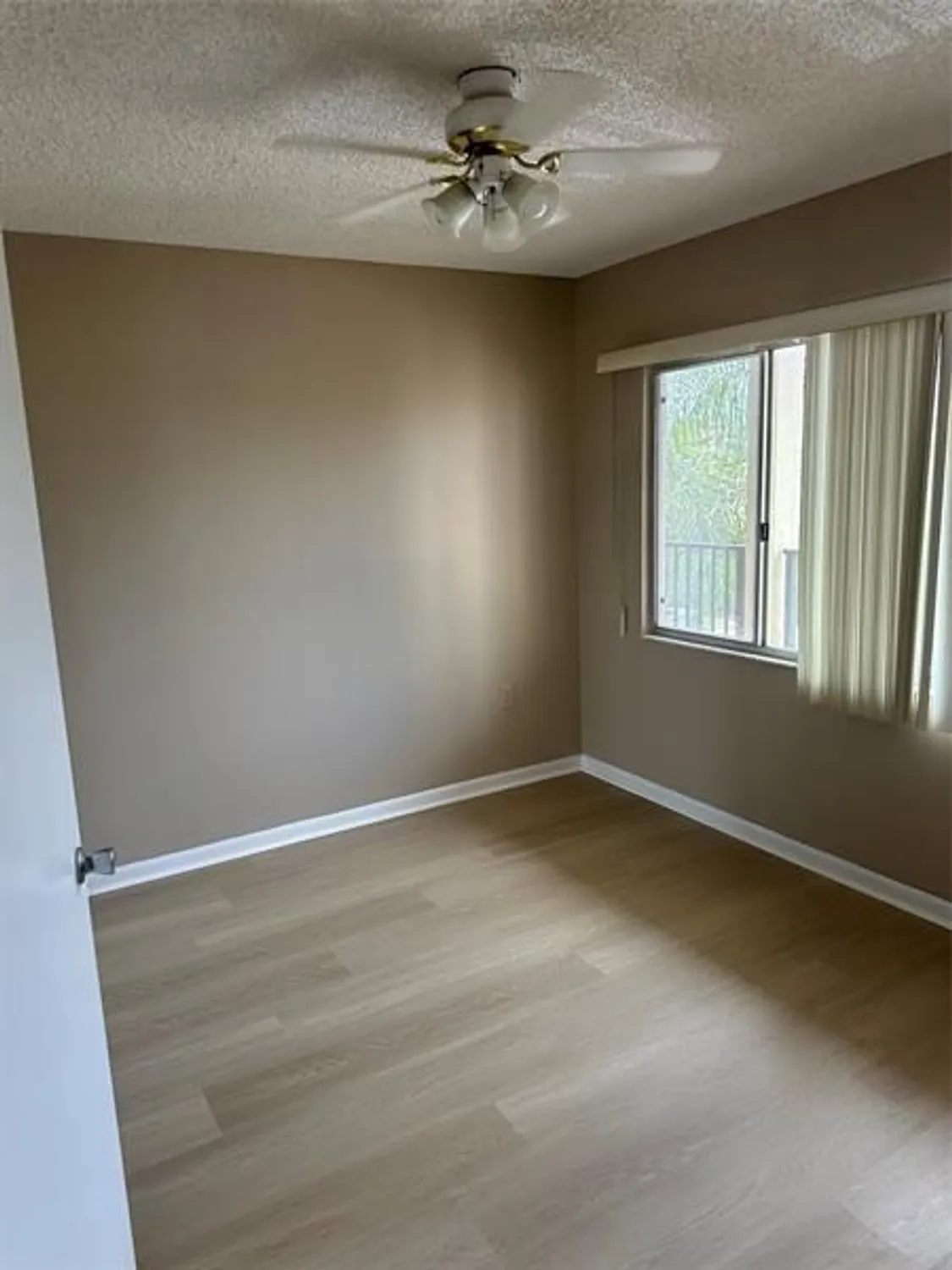 Property Slideshow image 6 of 10 | 1301 sw 142nd ave 308h, Pembroke Pines, FL, 33027