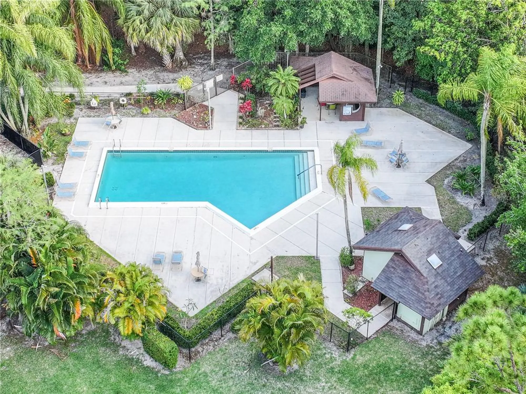 Property Slideshow image 37 of 38 | 272 beaver dam ct, Royal Palm Beach, FL, 33411