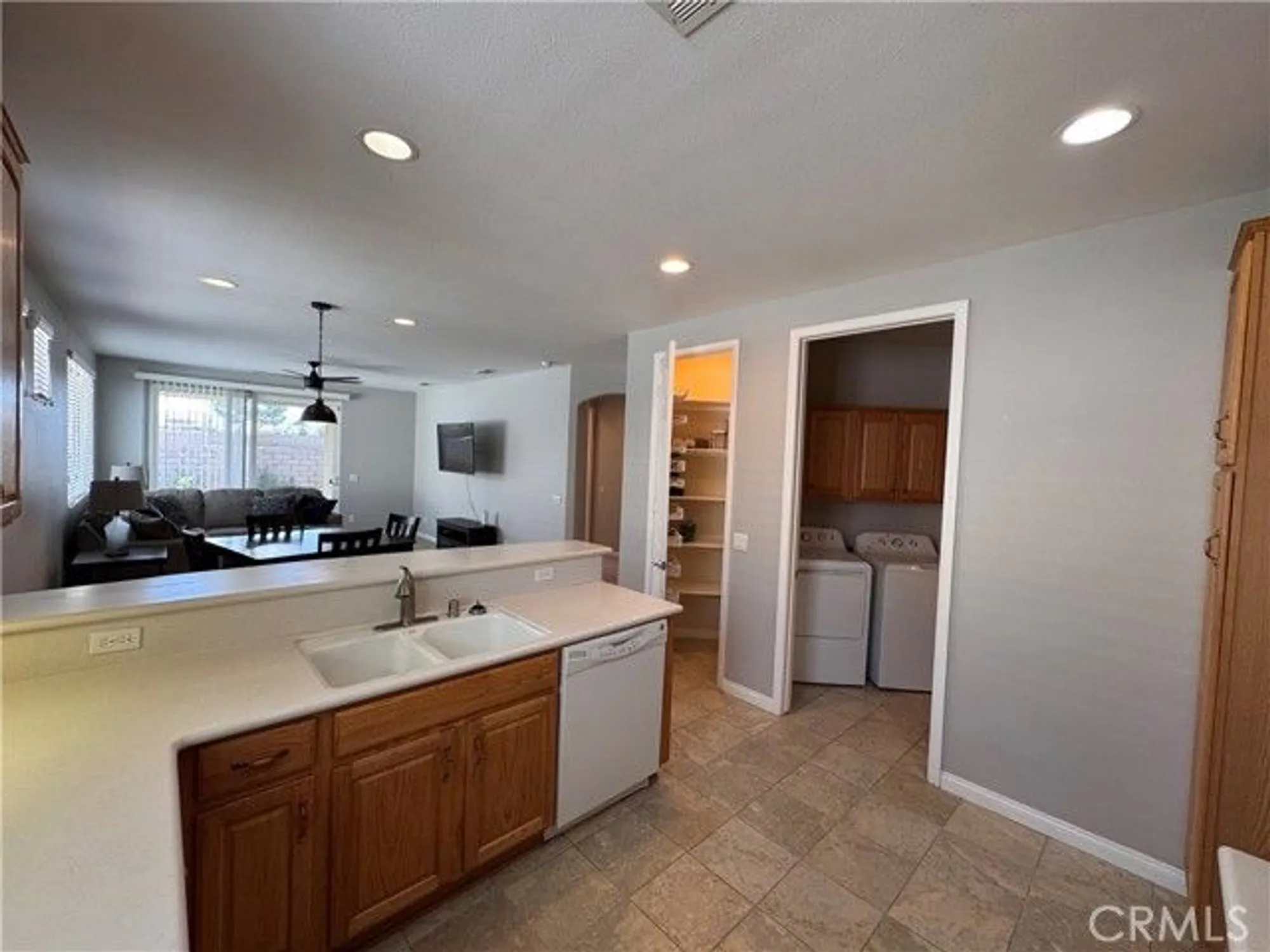 Property Slideshow image 11 of 24 | 11115 sun river ct, Apple Valley, CA, 92308