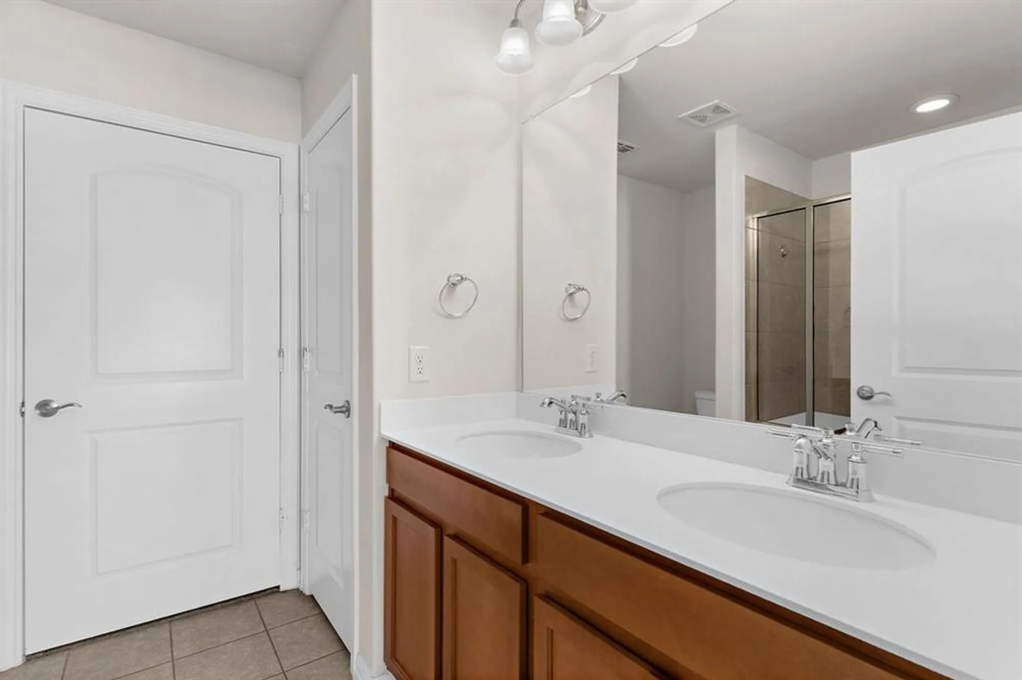 Property Slideshow image 18 of 30 | 825 hidden eddy dr, Mckinney, TX, 75071