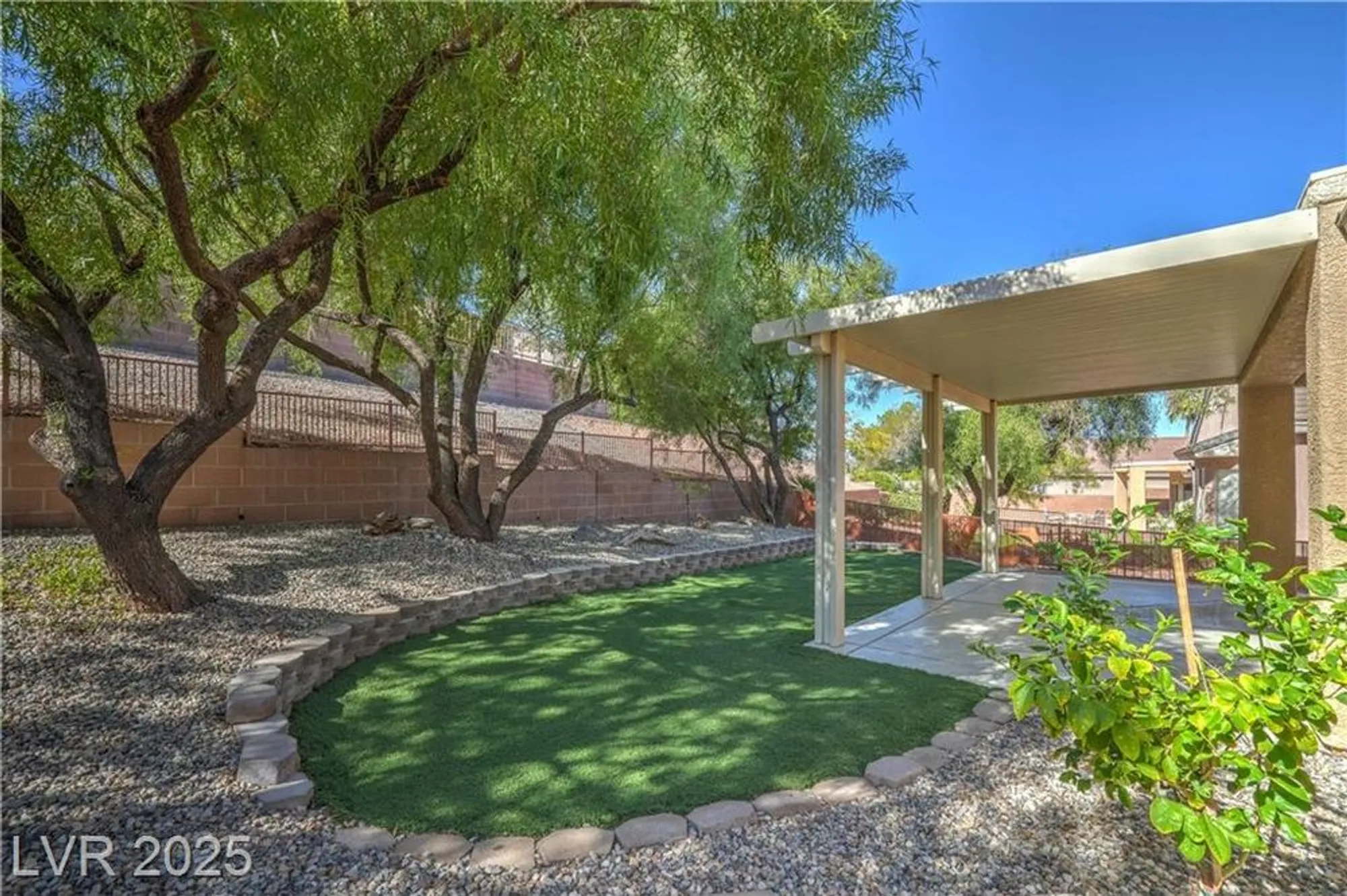 Property Slideshow image 20 of 21 | 2085 desert woods dr, Henderson, NV, 89012
