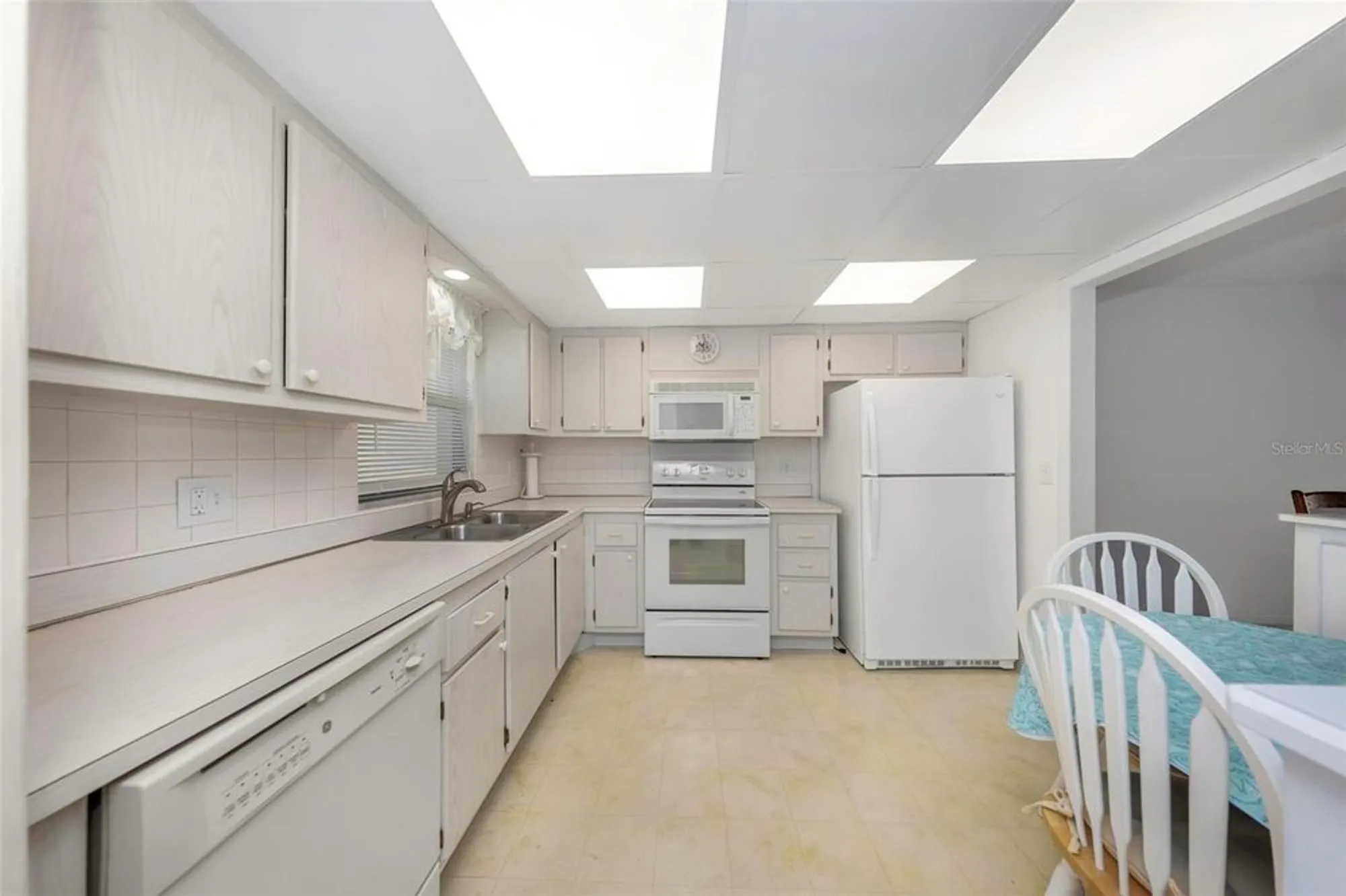 Property Slideshow image 8 of 95 | 4550 cove cir apt 207, St Petersburg, FL, 33708