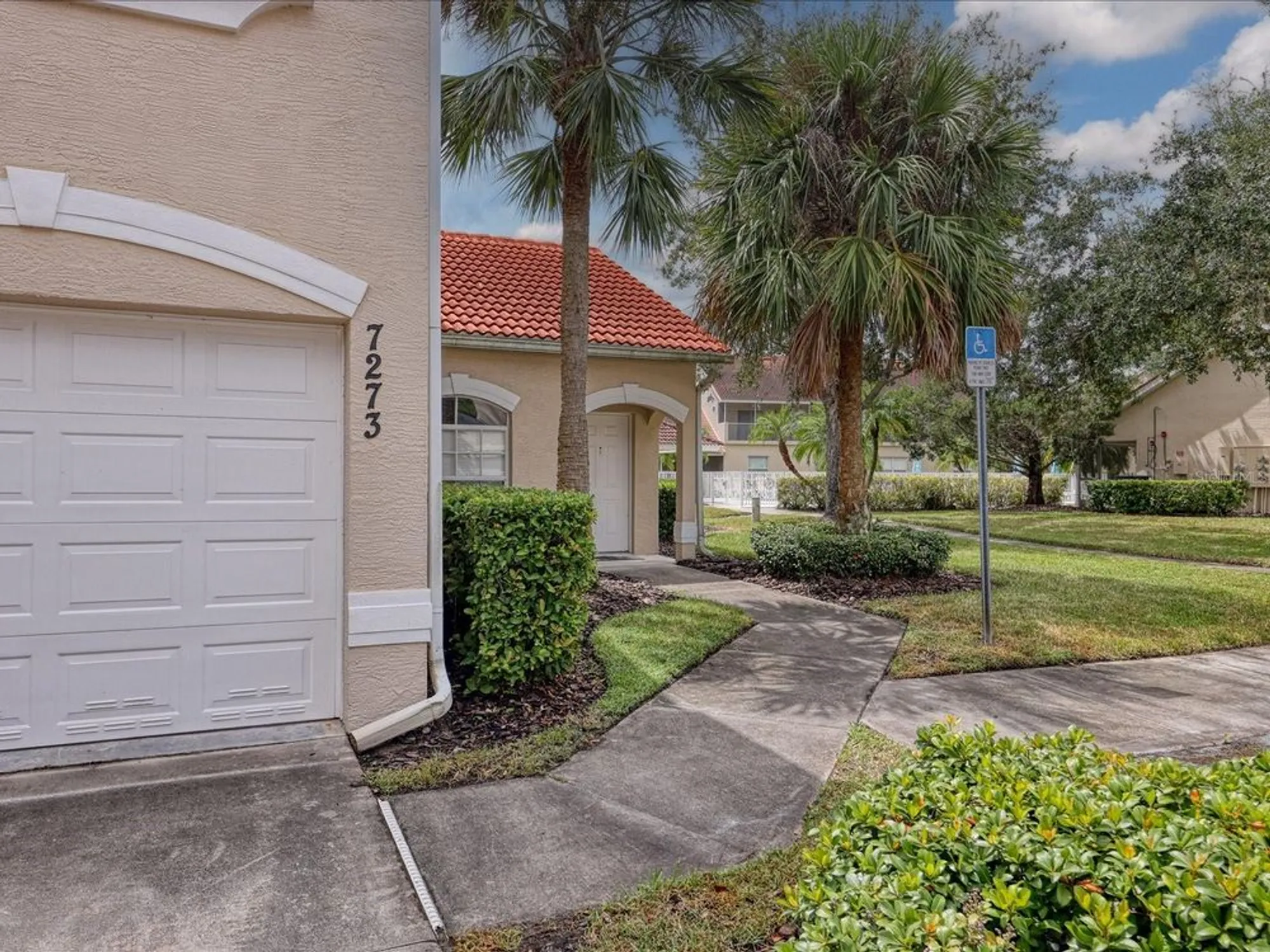 Property Slideshow image 6 of 53 | 7273 cedar hollow cir # 102, Bradenton, FL, 34203
