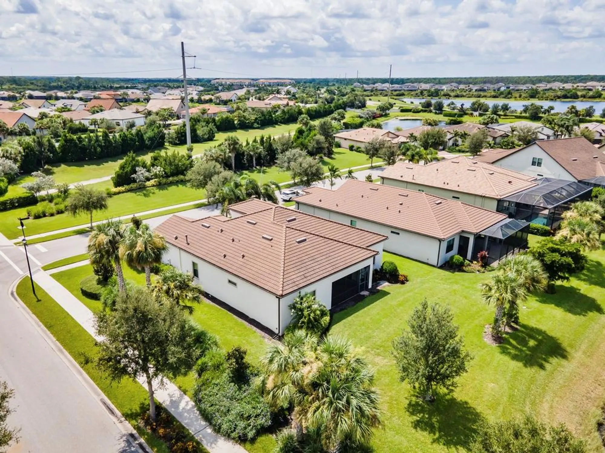 Property Slideshow image 4 of 61 | 5610 rain lily ct, Sarasota, FL, 34238