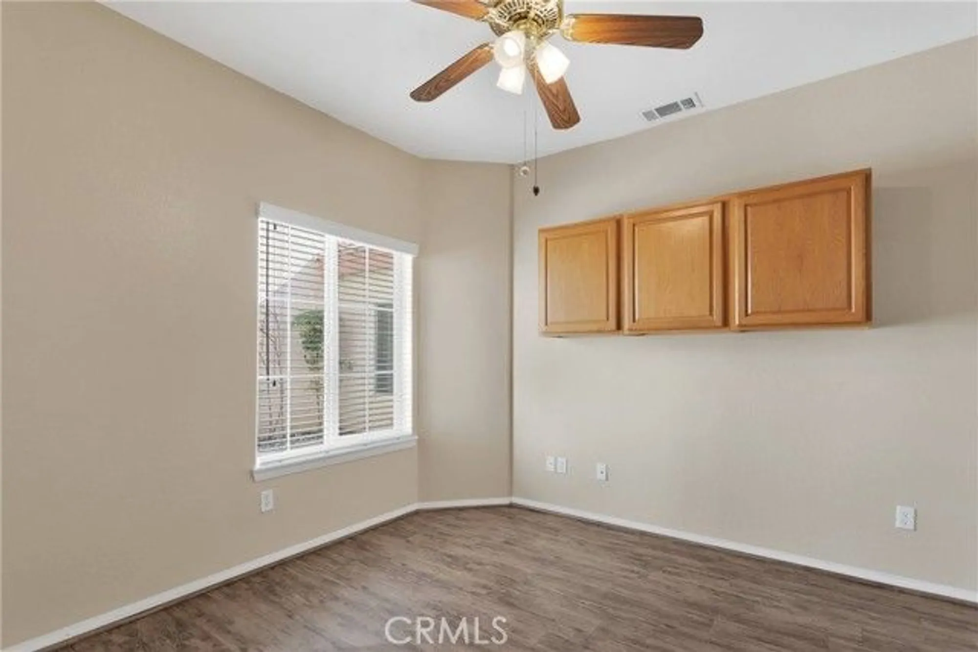 Property Slideshow image 23 of 36 | 11262 country club dr, Apple Valley, CA, 92308